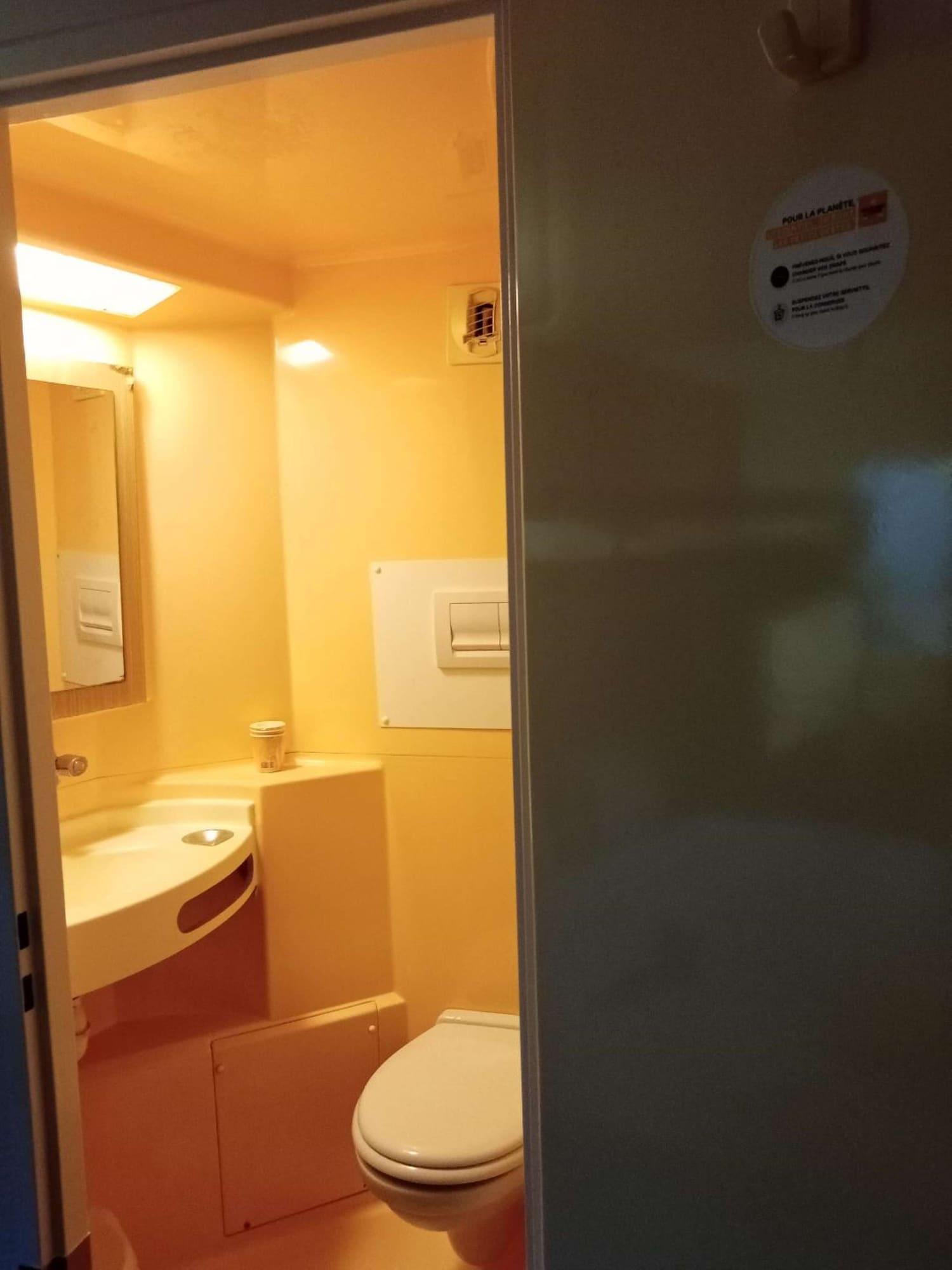 Equipamiento de Habitación Premiere Classe Saint Brice Sous Forêt