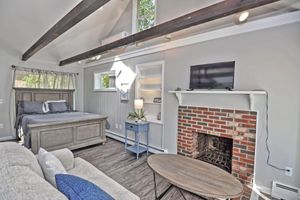 Alquiler Vacacional - Bright & open private home, close to beach. Renovated clean and pet friendly!