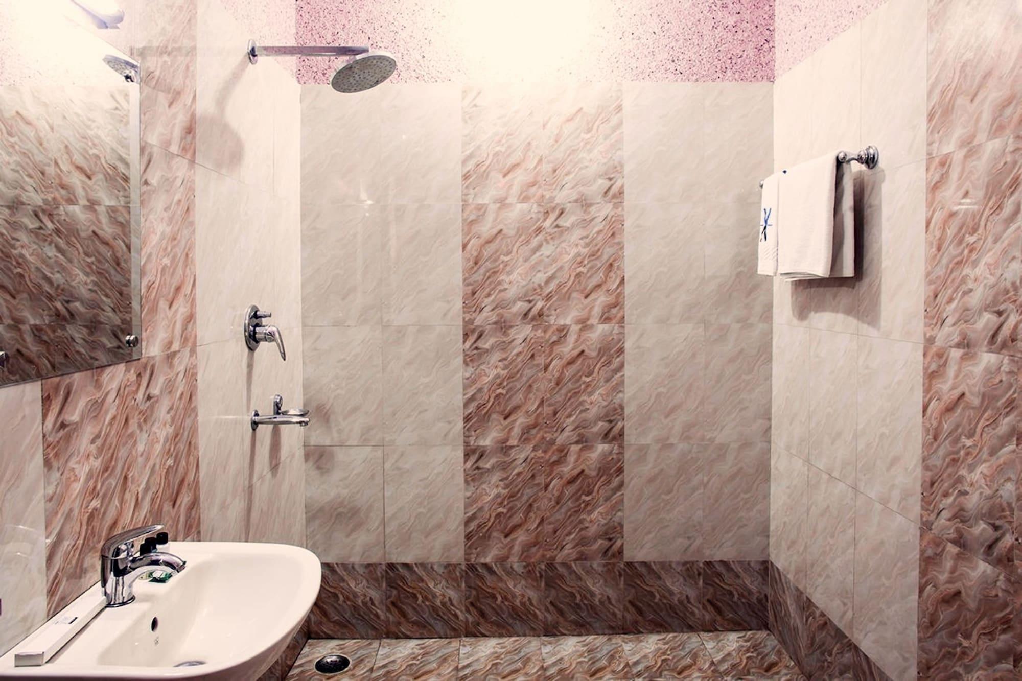 Equipamiento de Habitación GenX Sundaram Haldwani