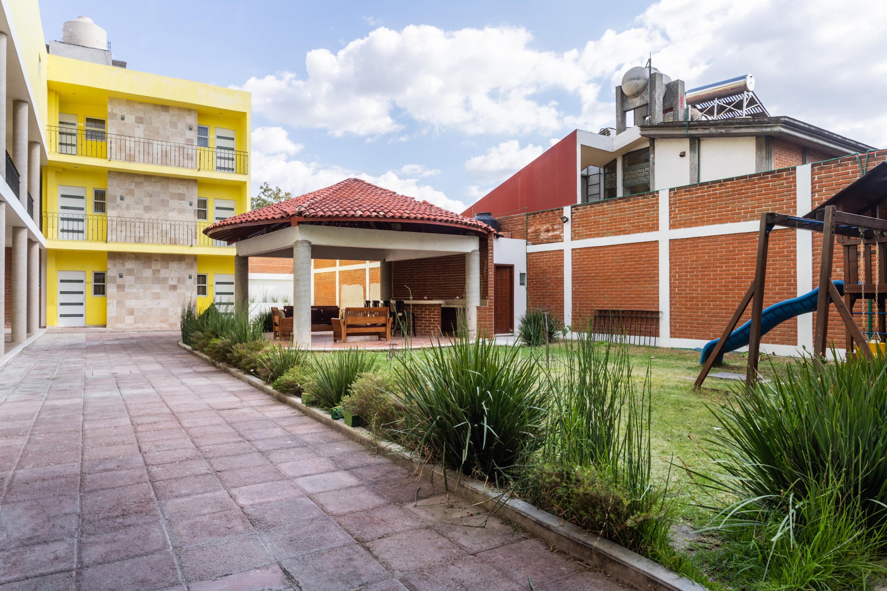 Vista Exterior Capital O Hotel Emperadores Inn, Atlixco