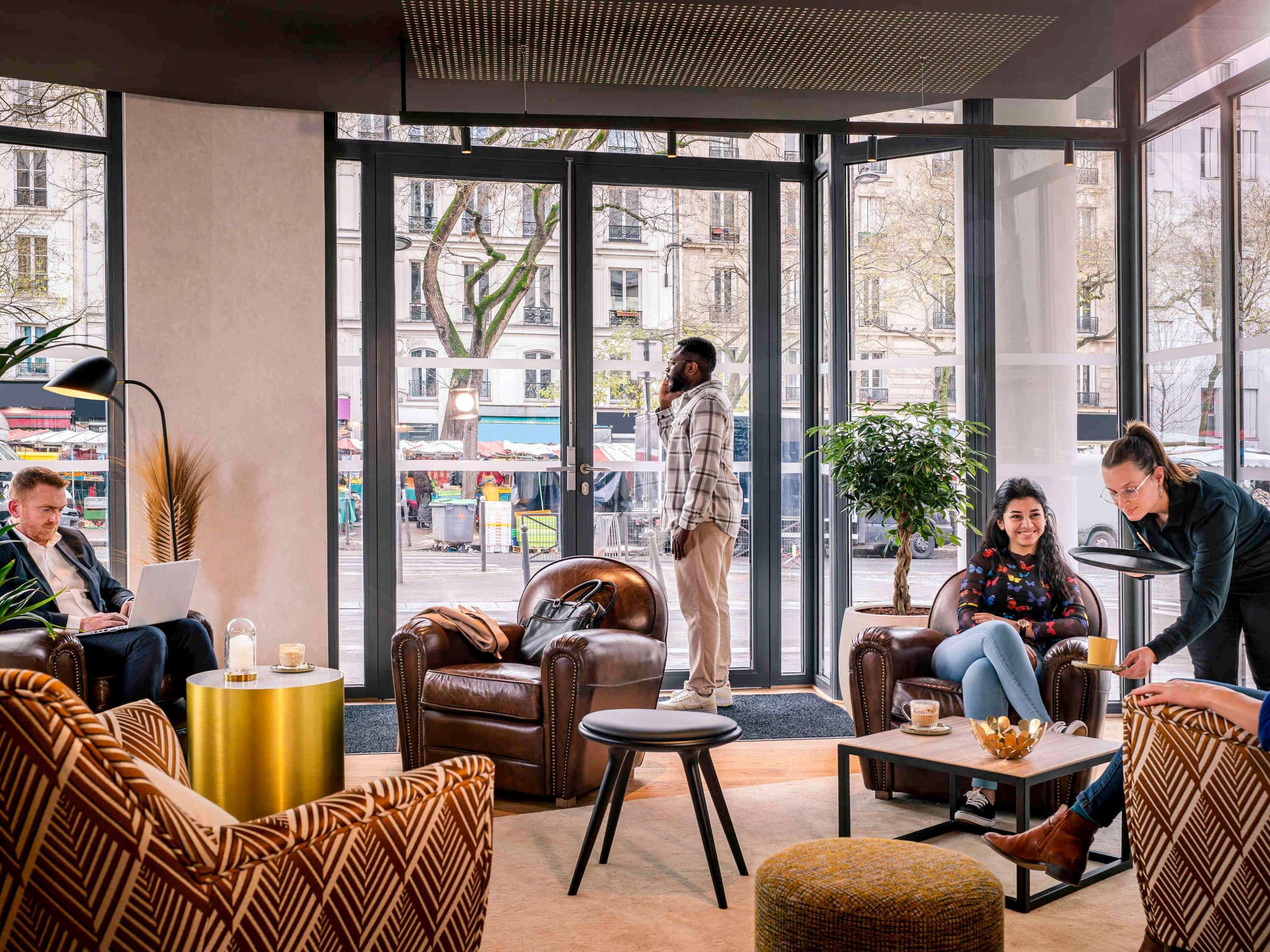 Bar/Salón Novotel Belleville Paris 20