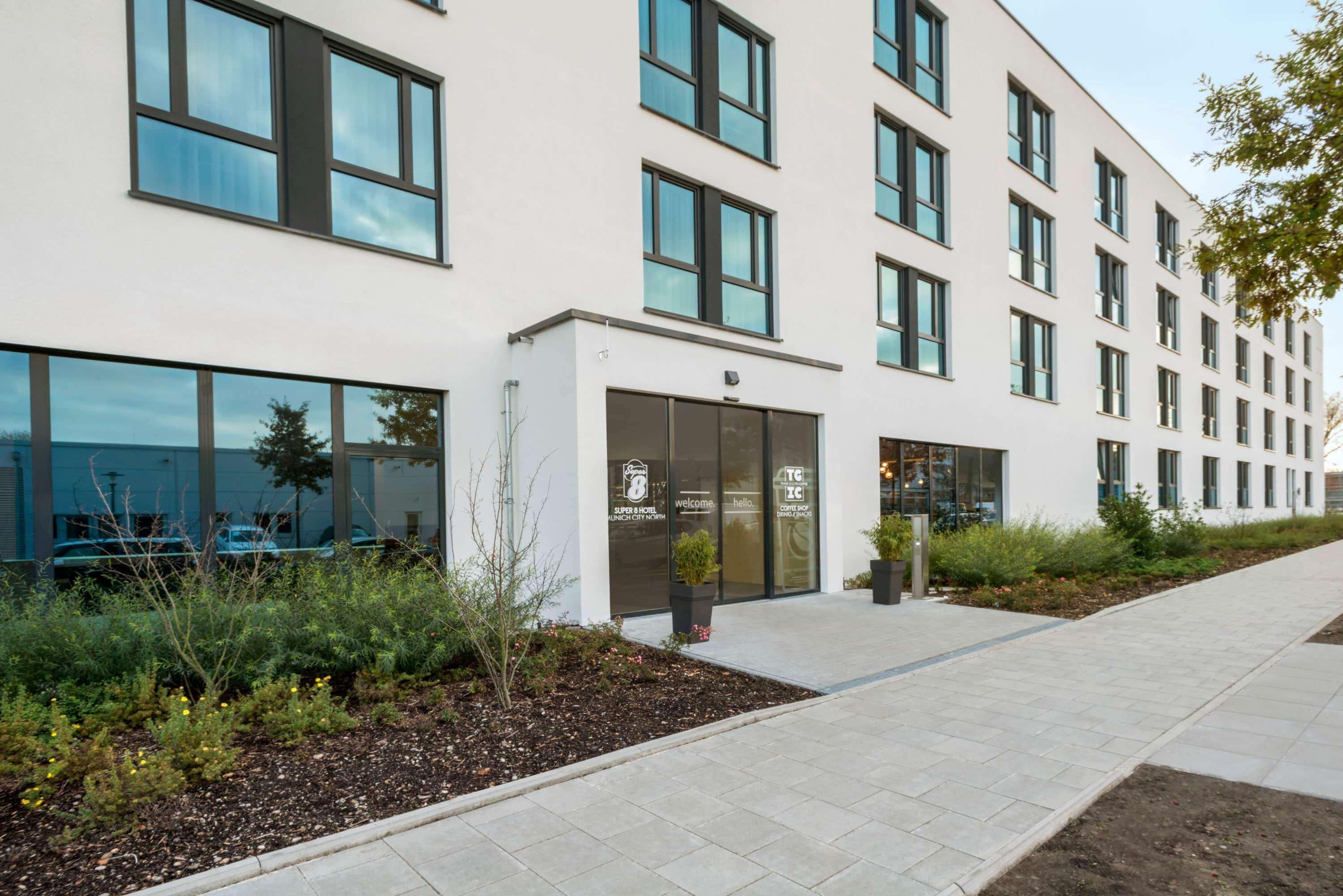 Vista Exterior Super 8 by Wyndham Munich City North