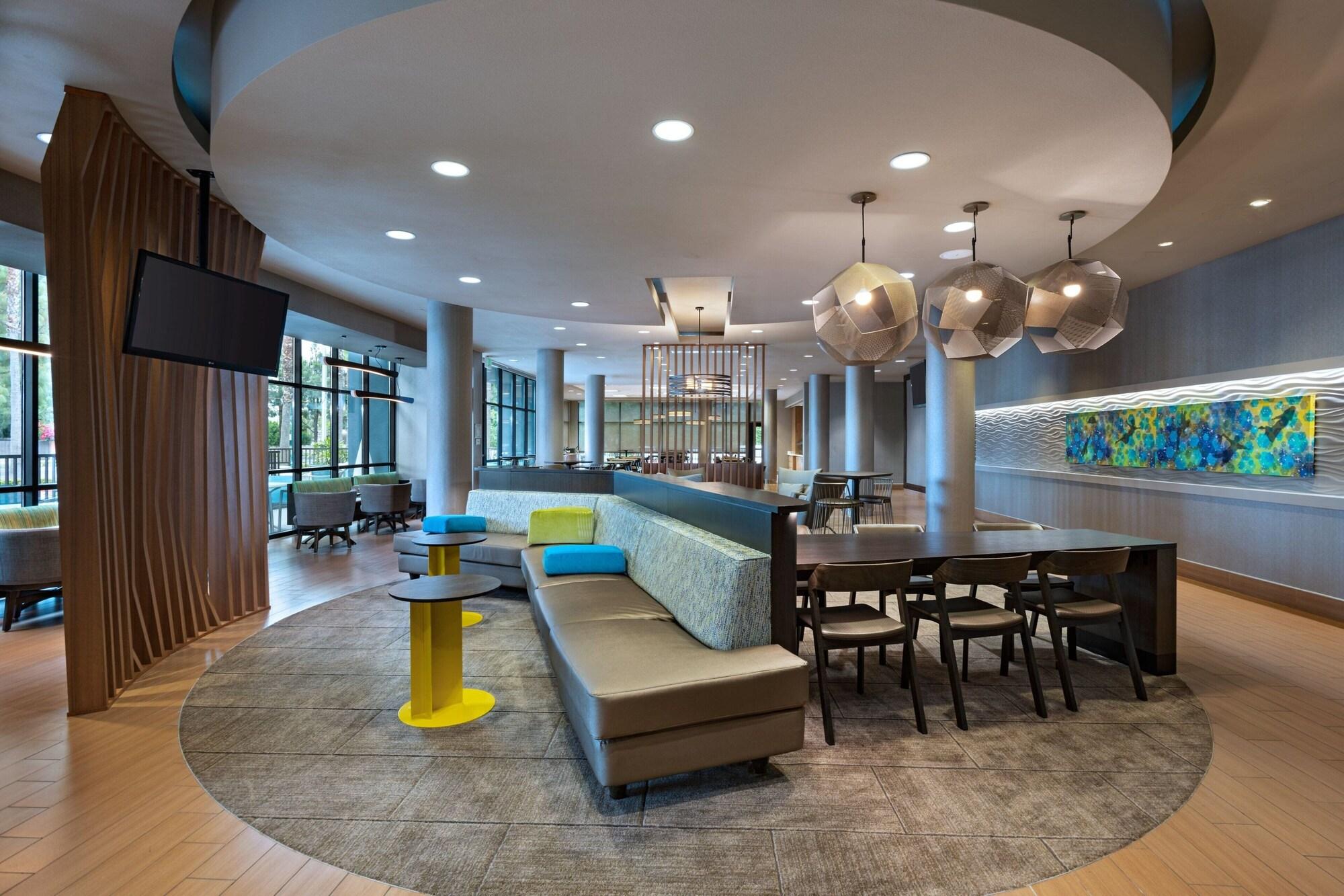 Vista Lobby SpringHill Suites Anaheim Maingate