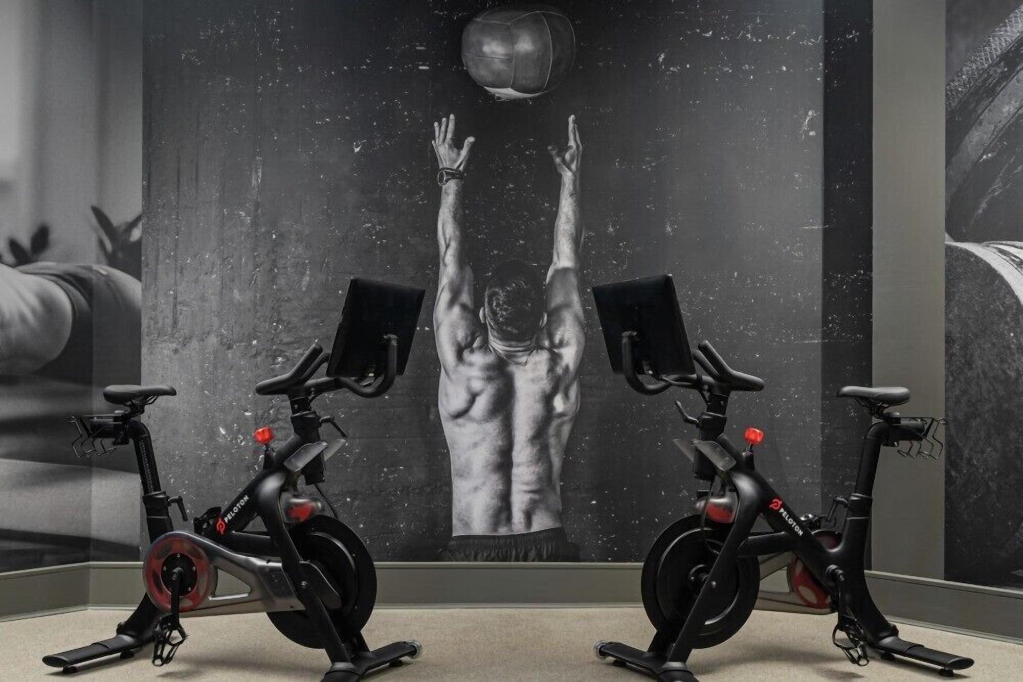 Gimnasio The Anthem Los Angeles Stadium District, Tapestry by Hilton