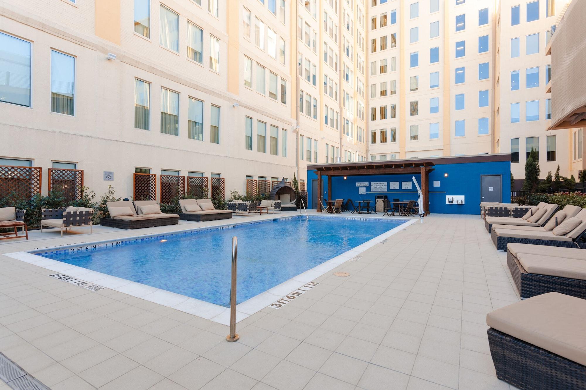 Vista Piscina Sonder - Butler Brothers