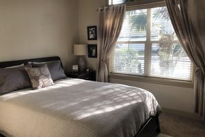 Alquiler Vacacional - 4 bdrm home, sleeps 8, with swim spa minutes from Hayward Field, wineries, golf.