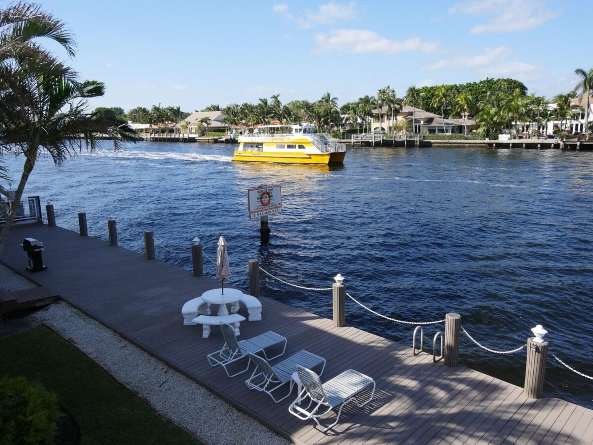 Vista Exterior Holiday Isle Yacht Club