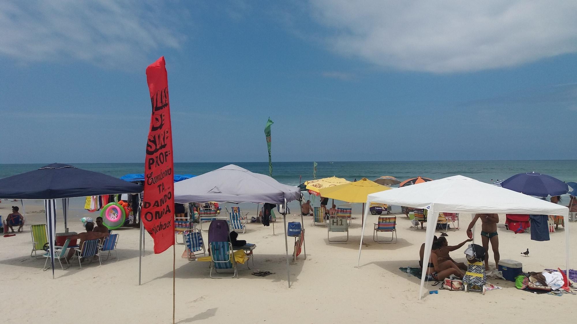 Playa Apto 22E ar condicionado e ventilador, 2 quartos, churrasqueira, elevador e piscina