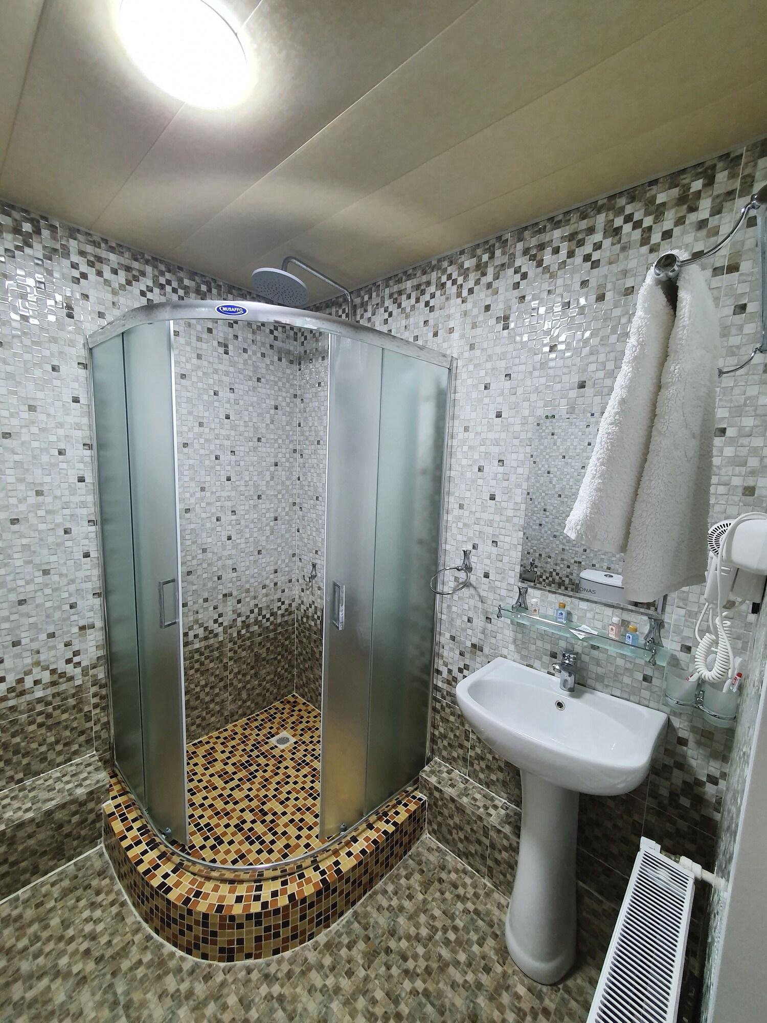 Equipamiento de Habitación Reikartz Namangan
