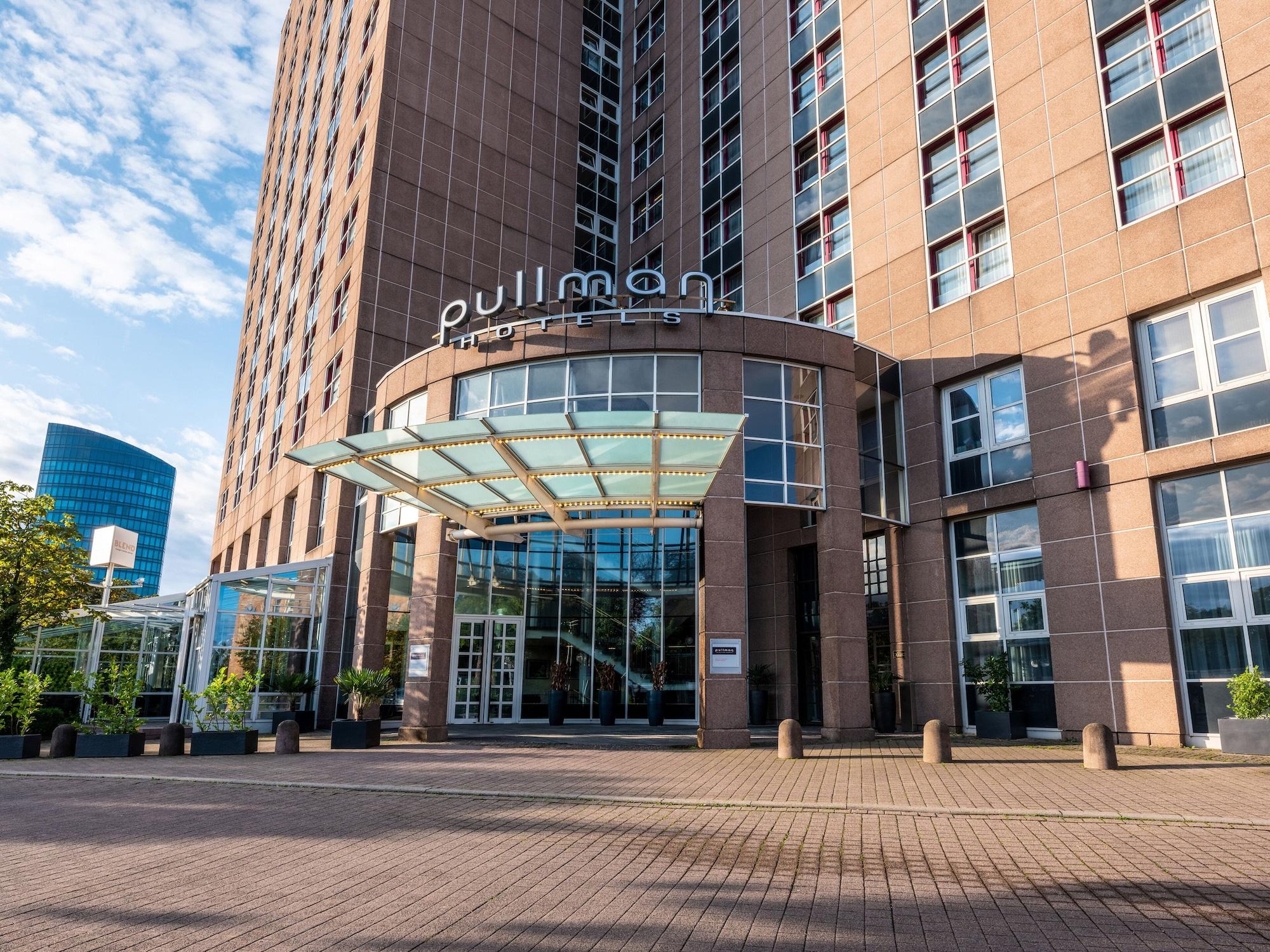 Vista Exterior Pullman Stuttgart Fontana
