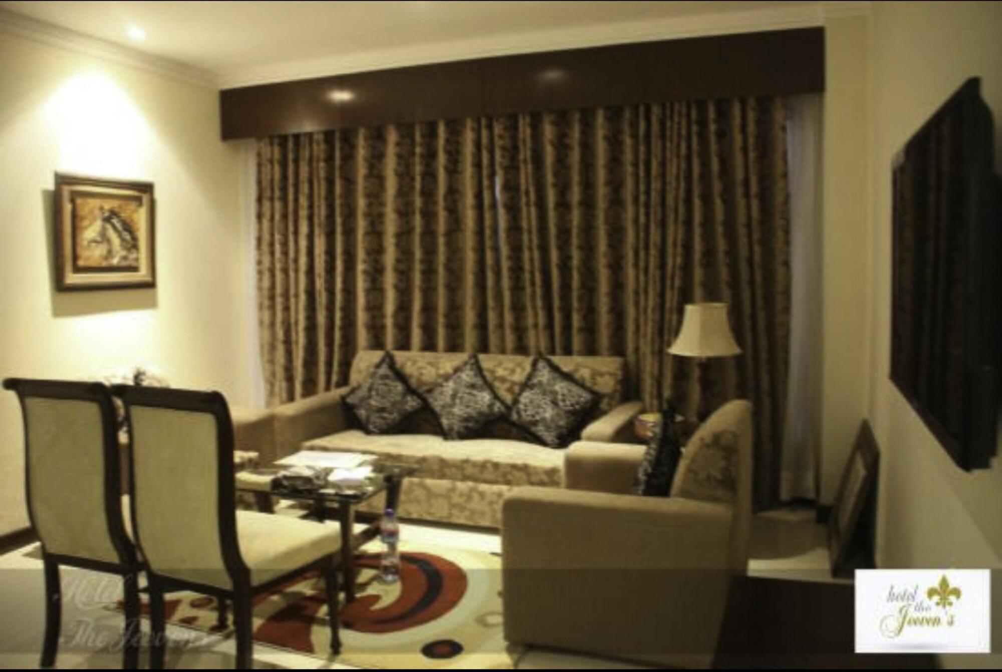 Set de Habitación Hotel The Jeevens