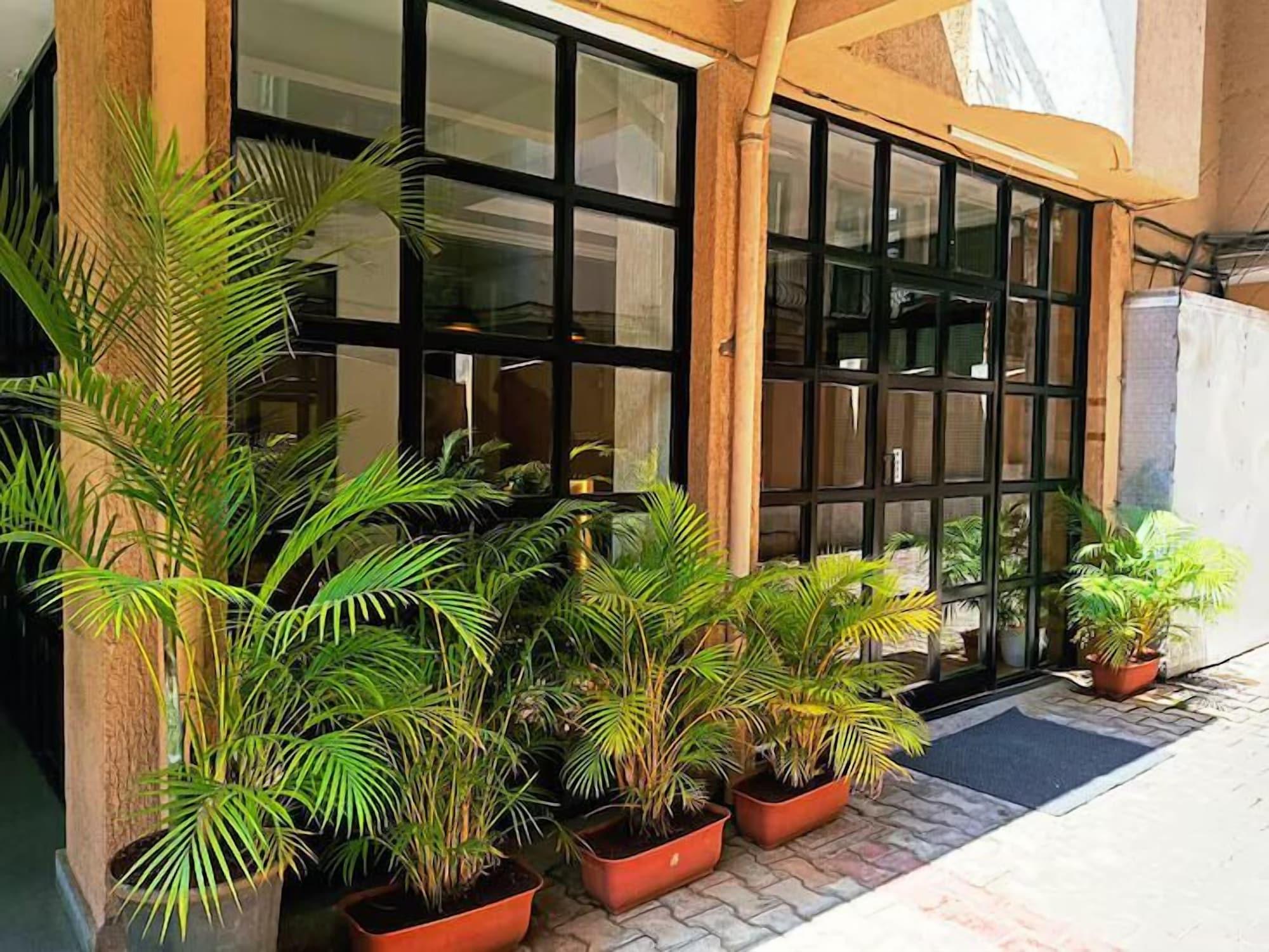 Vista Lobby Calypso by Magnus