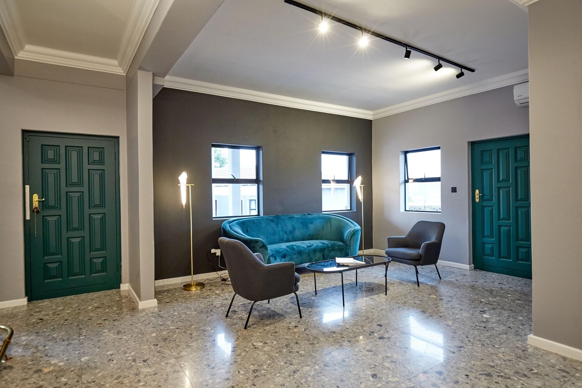 Vista Lobby Daze House