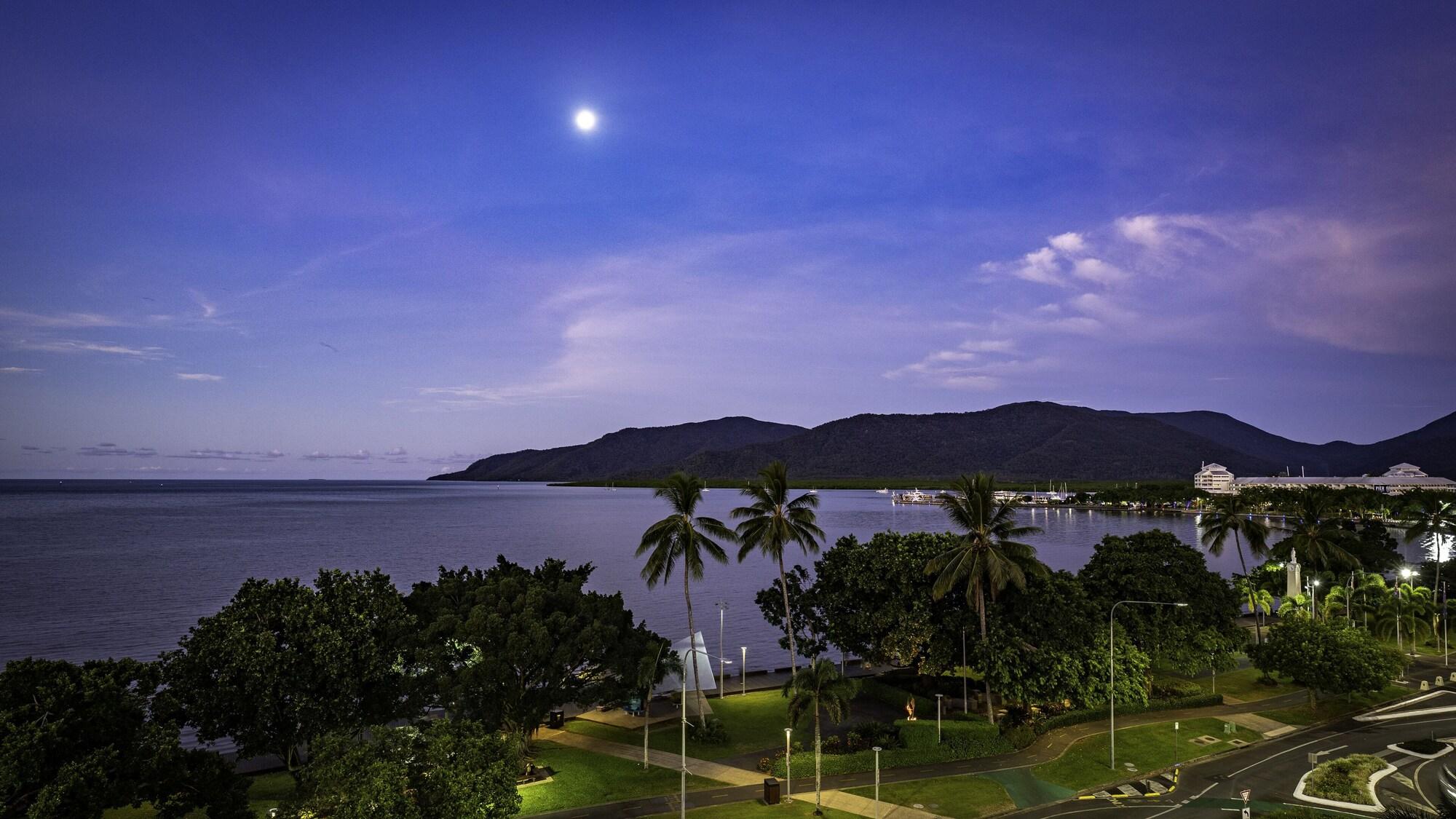 Playa DoubleTree by Hilton Hotel Cairns