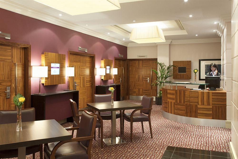 Vista Lobby Crowne Plaza Reading, an IHG Hotel