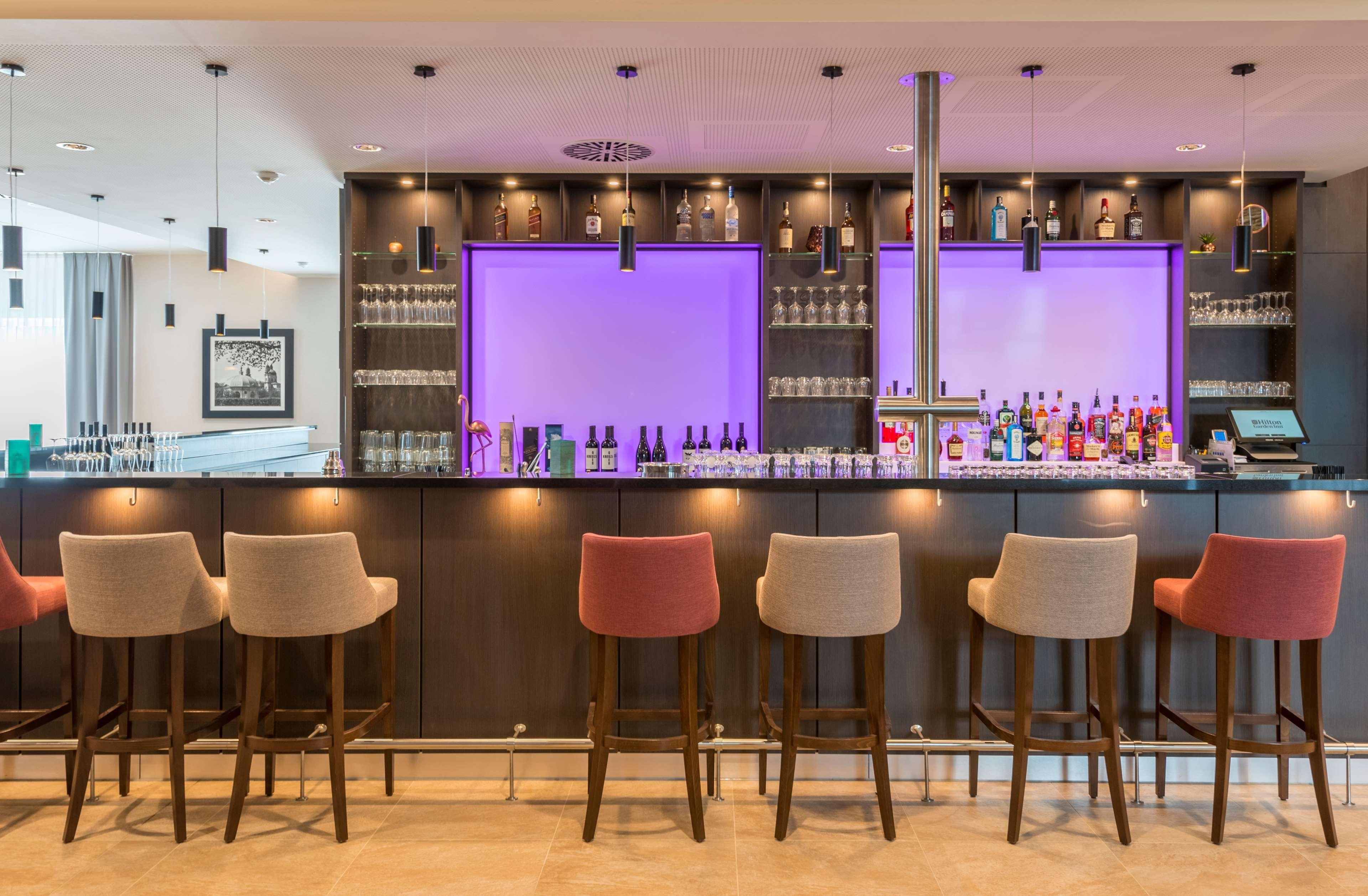 Bar/Salón Hilton Garden Inn Munich City Centre West, Germany
