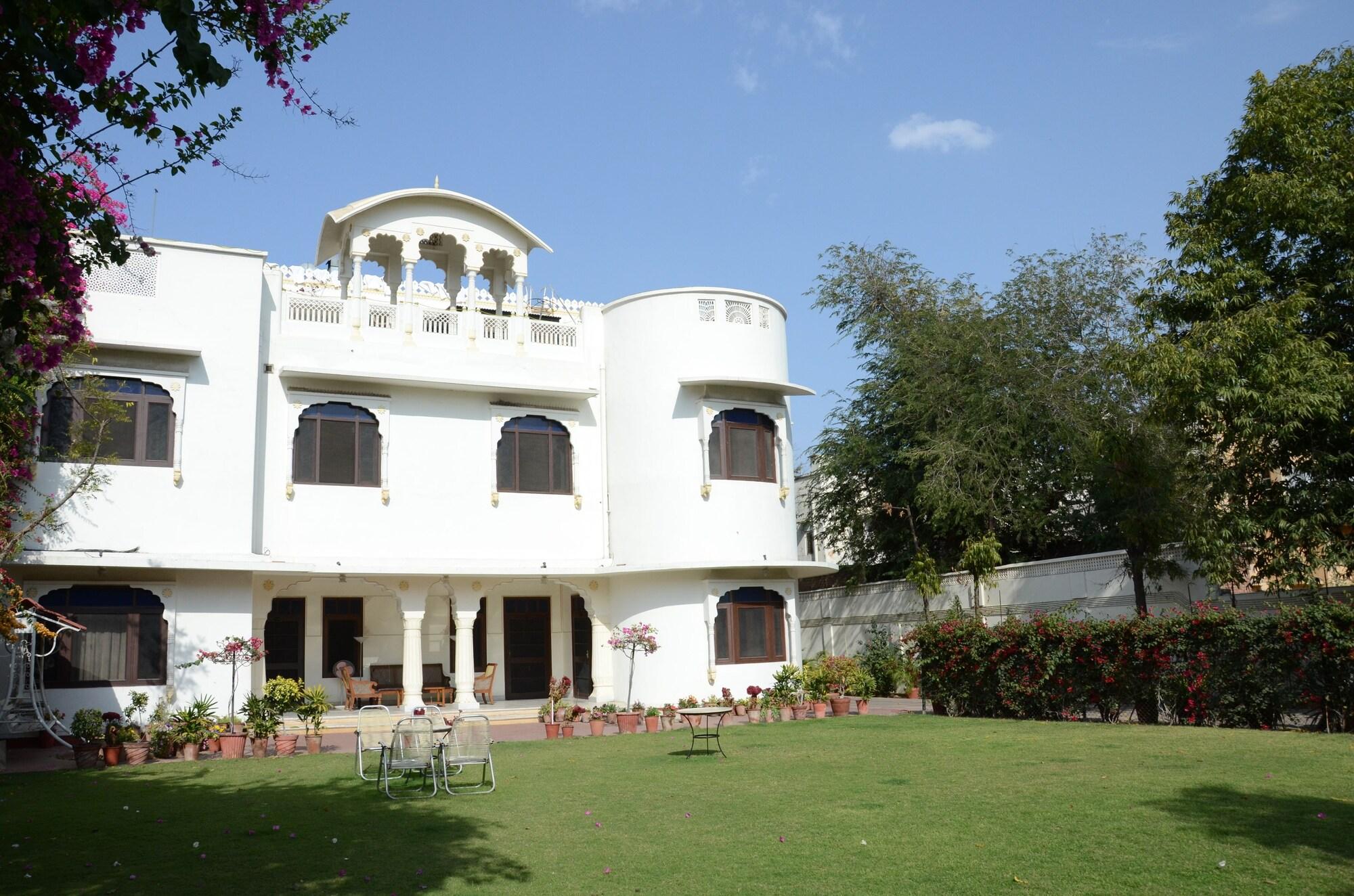 Vista Exterior Hotel Megh Niwas