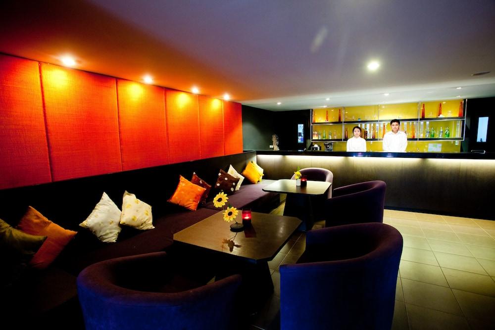 Bar/lounge Miramar Hotel Bangkok