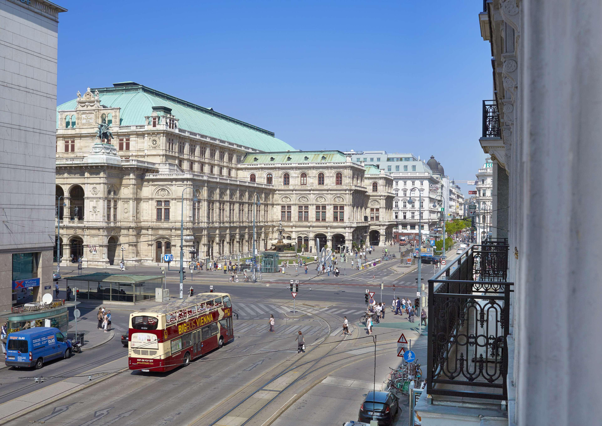 Vista Exterior Living Hotel an der Oper