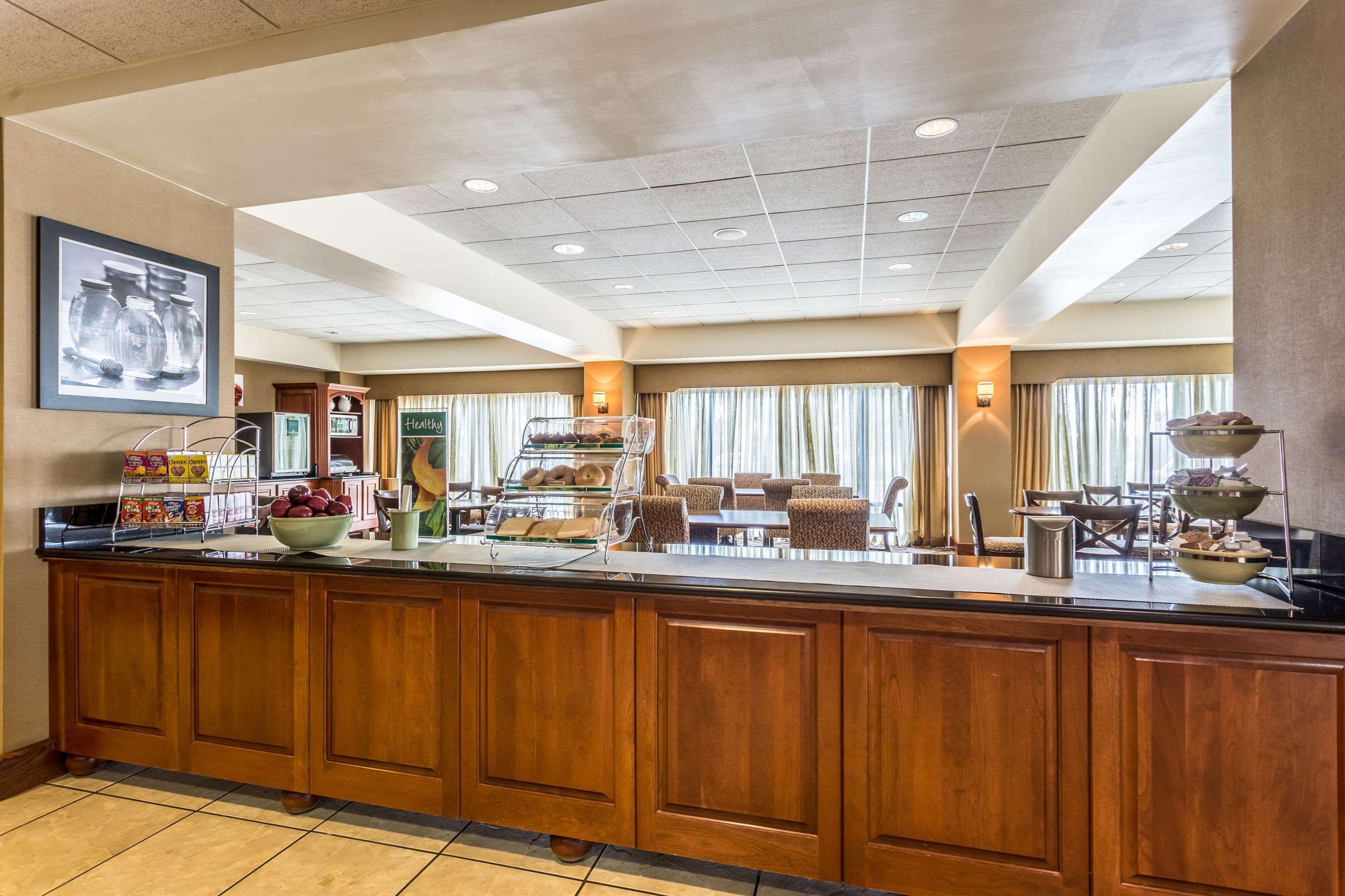 Restaurant Quality Inn Union City