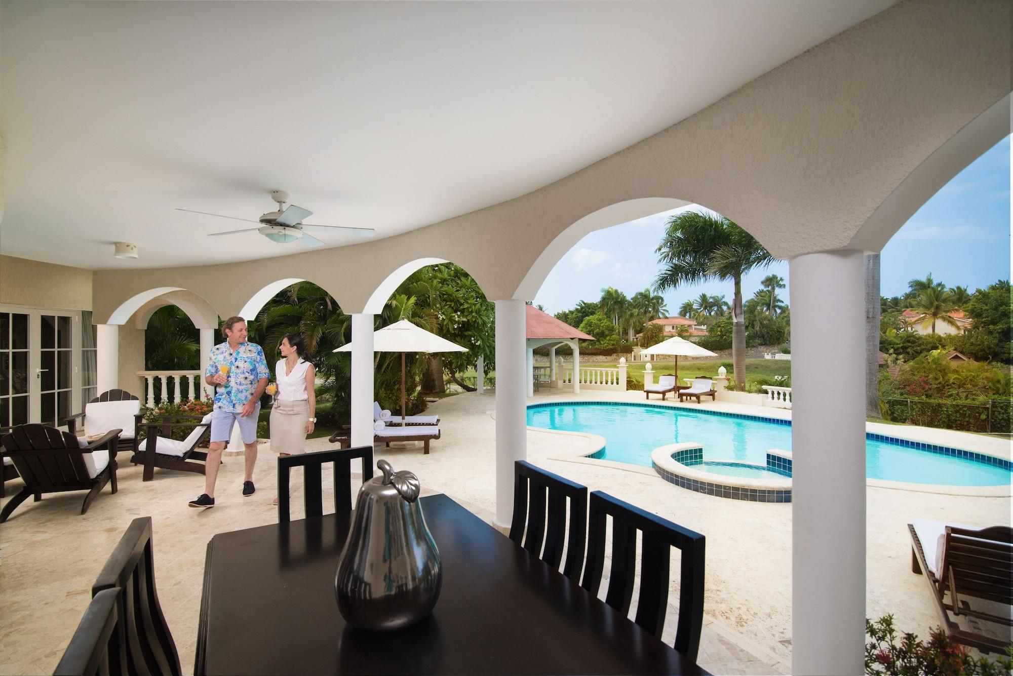 Restaurant Crown Villas 6 bdrm