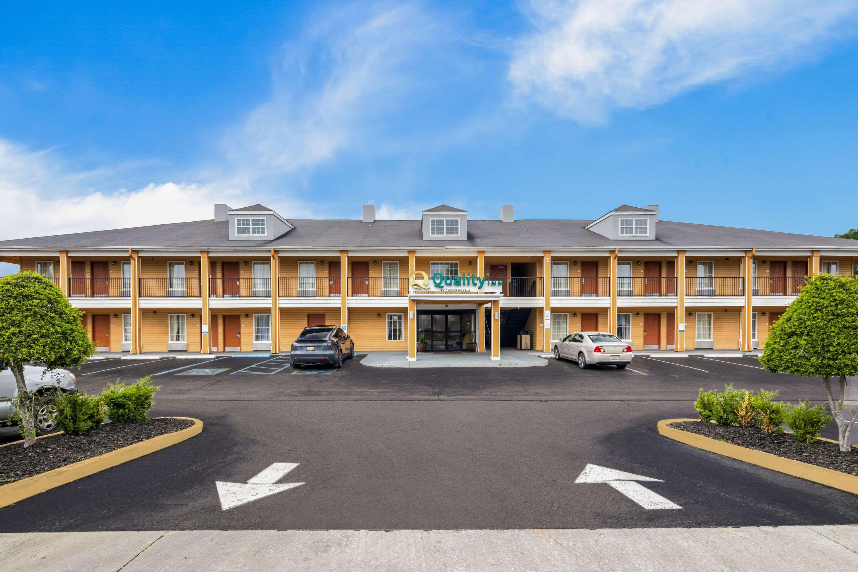 Vista Exterior Quality Inn Decatur River City