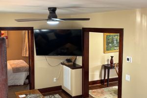 Alquiler Vacacional - Charming/newly remodeled 3-bedroom house with WiFi and AC blocks from RU campus.