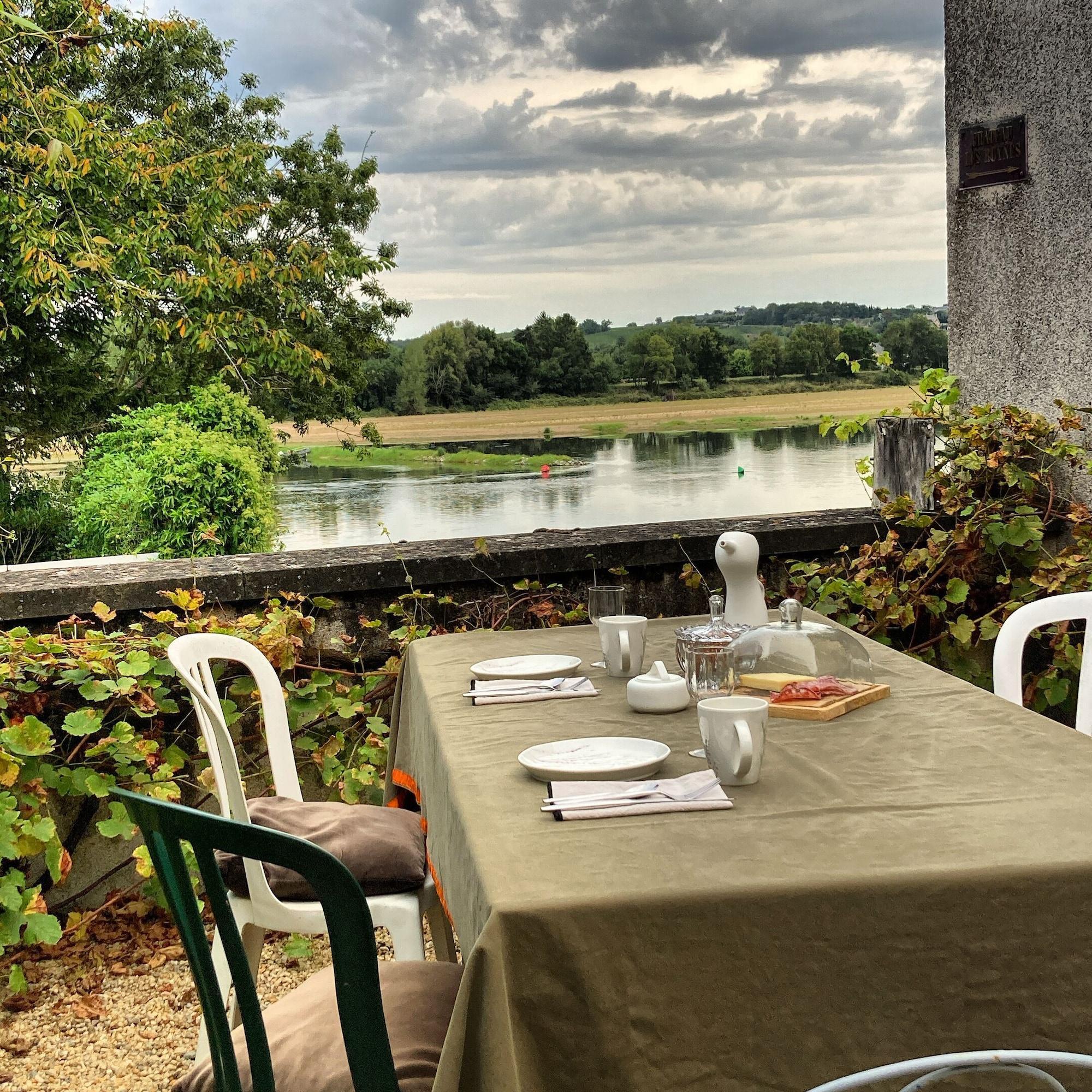 Varios A Bord De Loire