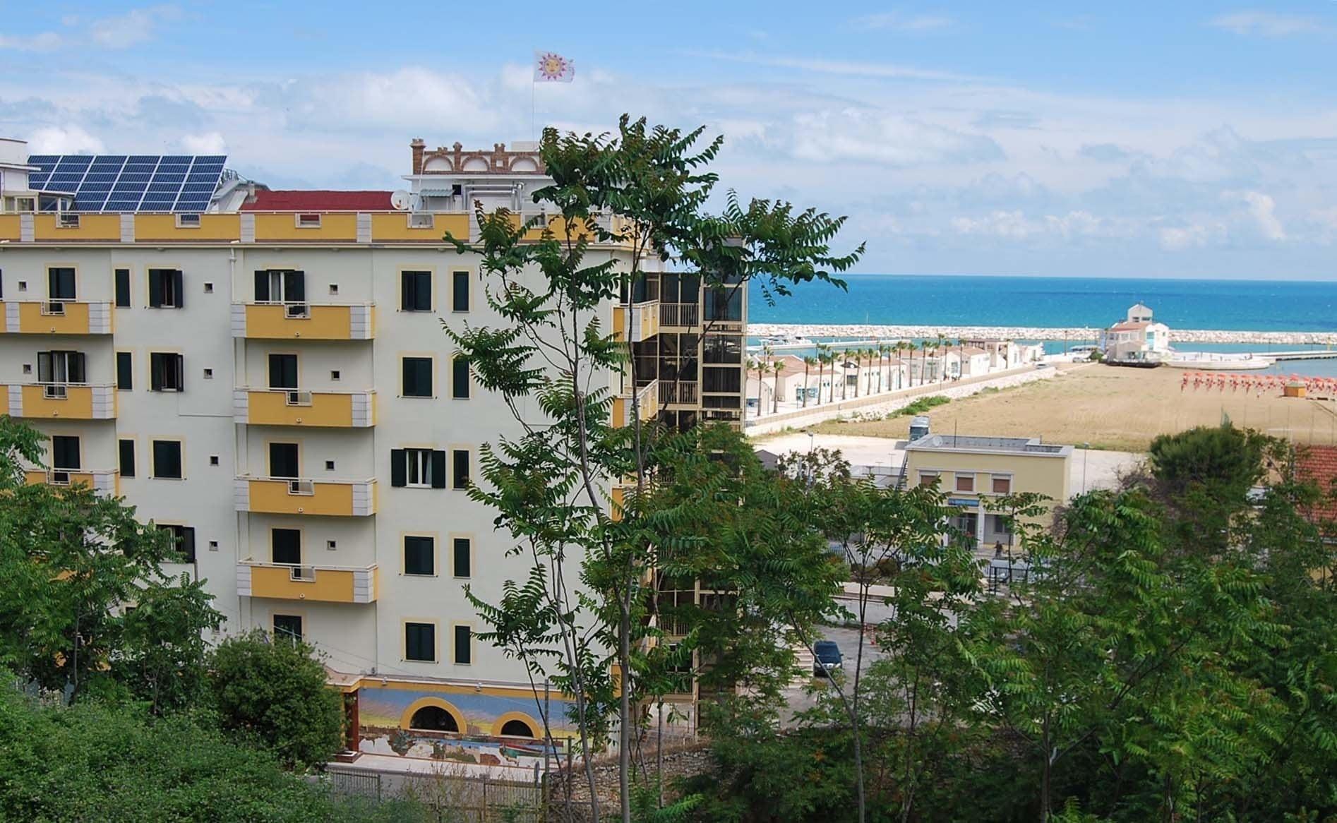 Varios Hotel Solaria
