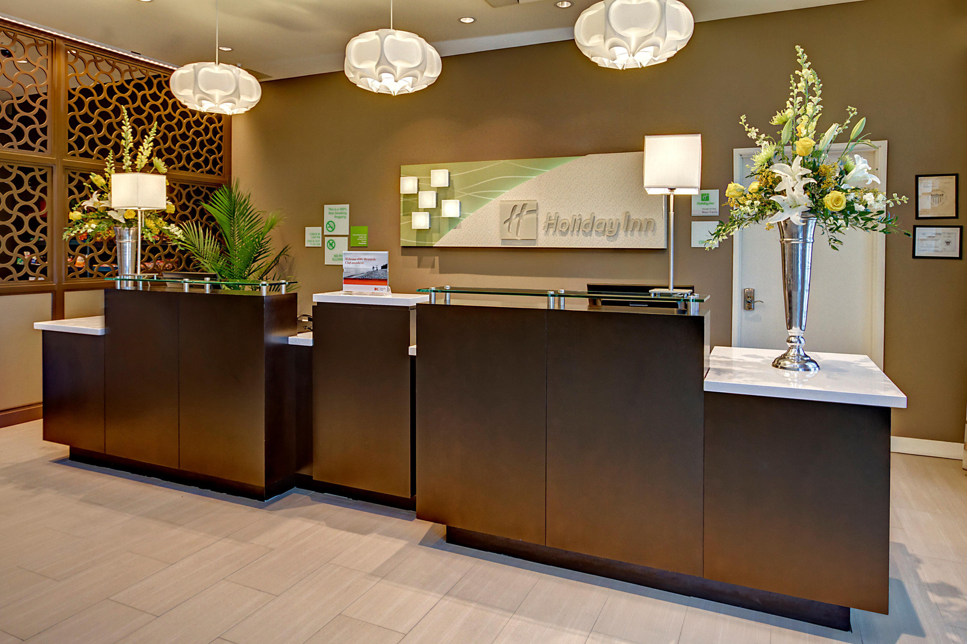 Vista Lobby Holiday Inn Hotel & Suites Tupelo North by IHG