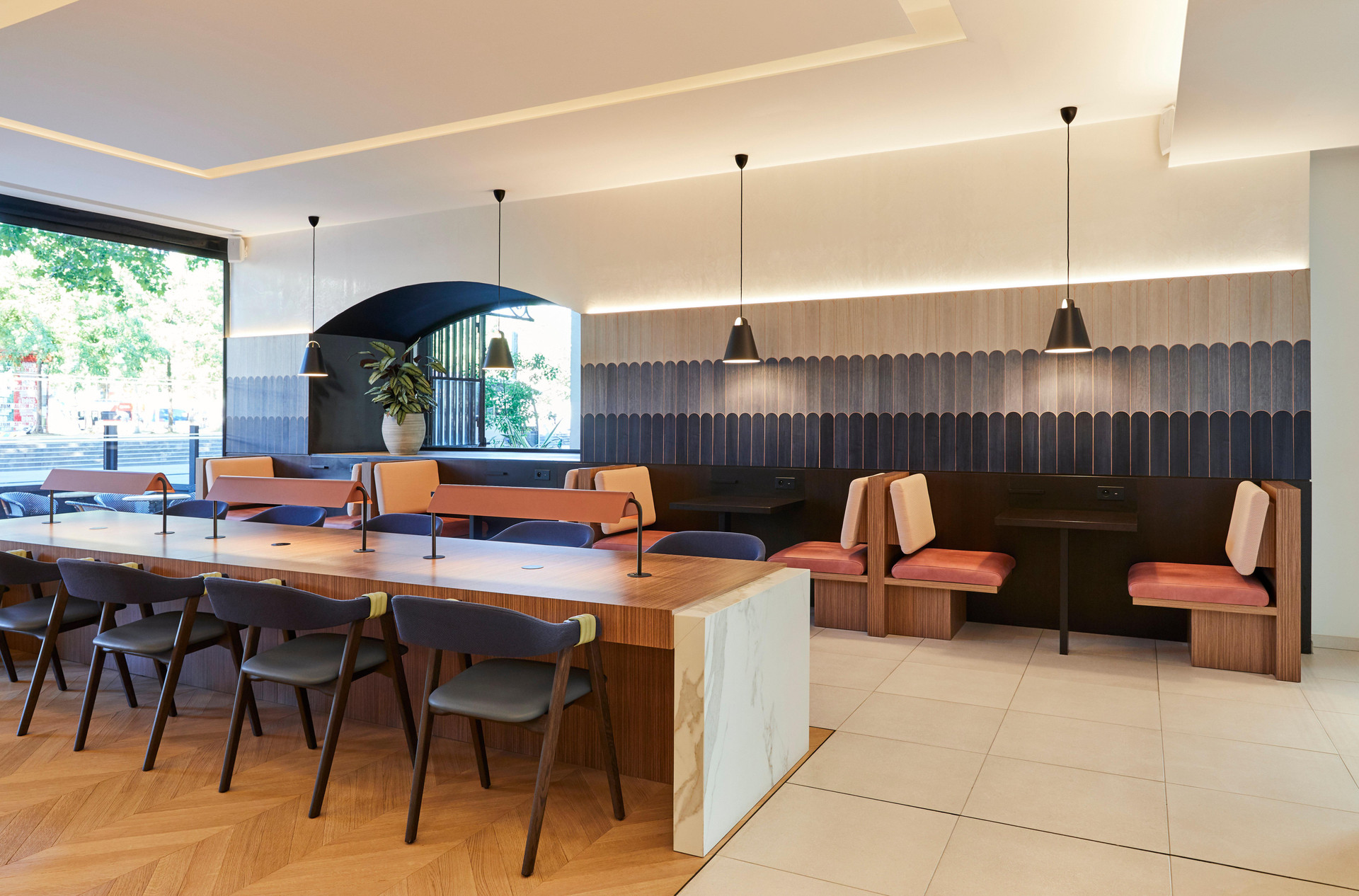 Bar/Salón Crowne Plaza Paris Republique by IHG