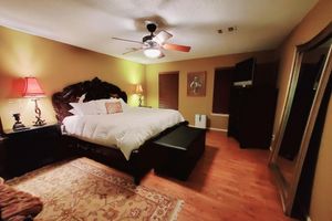 Alquiler Vacacional - Country home located near Bellville/Sealy only 60 minutes from Houston, Tx