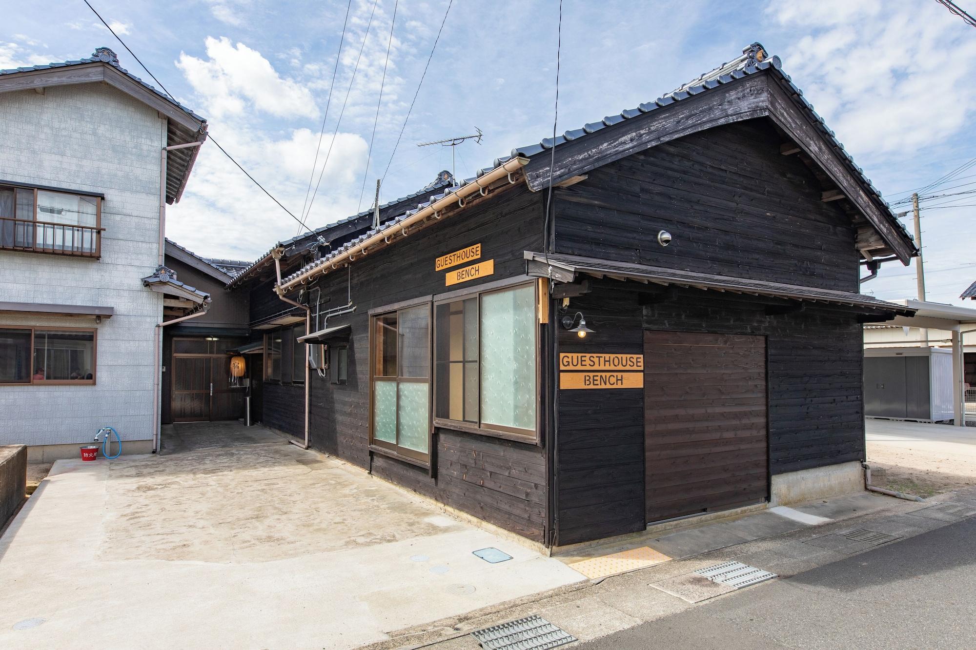 Vista Exterior Guesthouse Bench