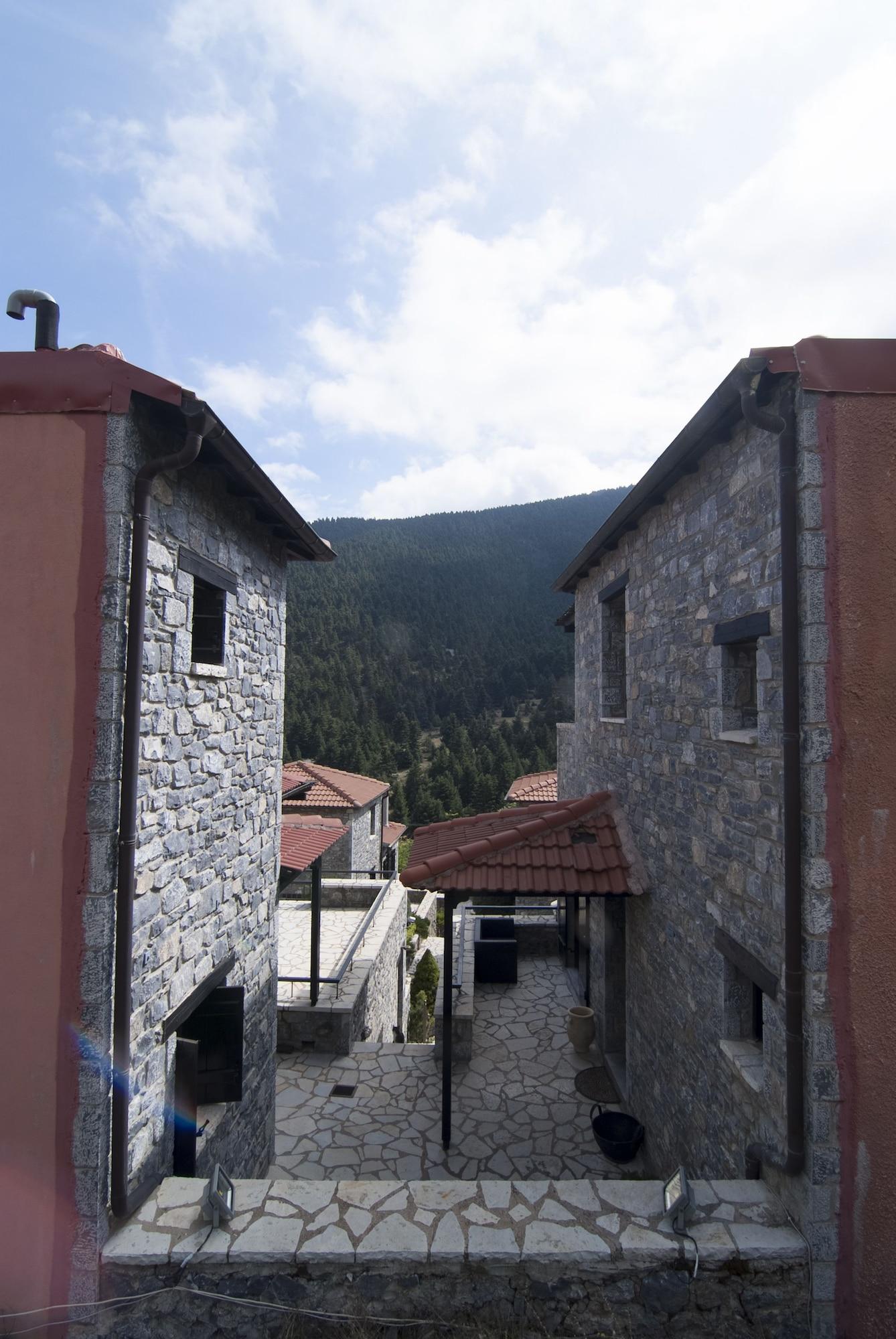 Vista Exterior Ostra Menalon Luxury Suites