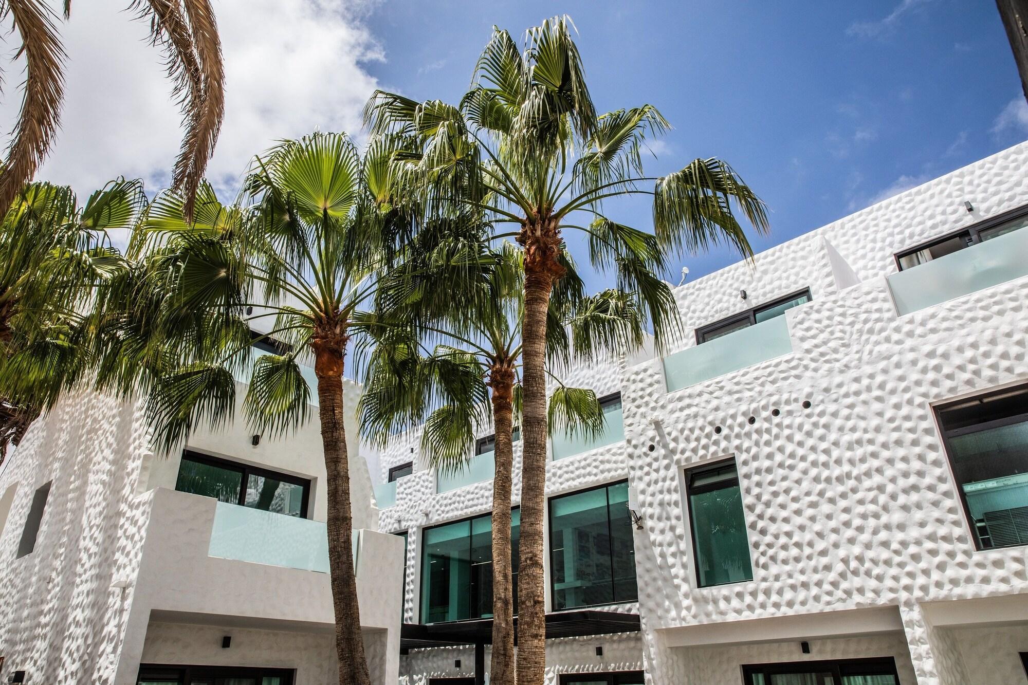Vista Exterior Bahía Calma Beach