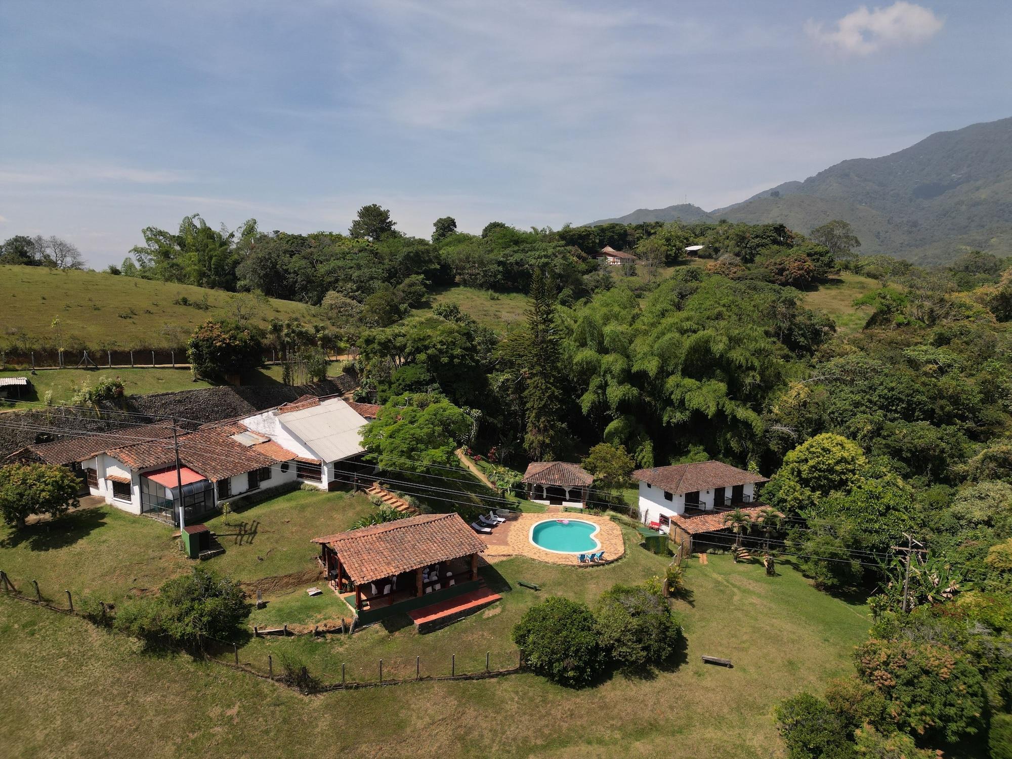 Vista Exterior La Villa The View