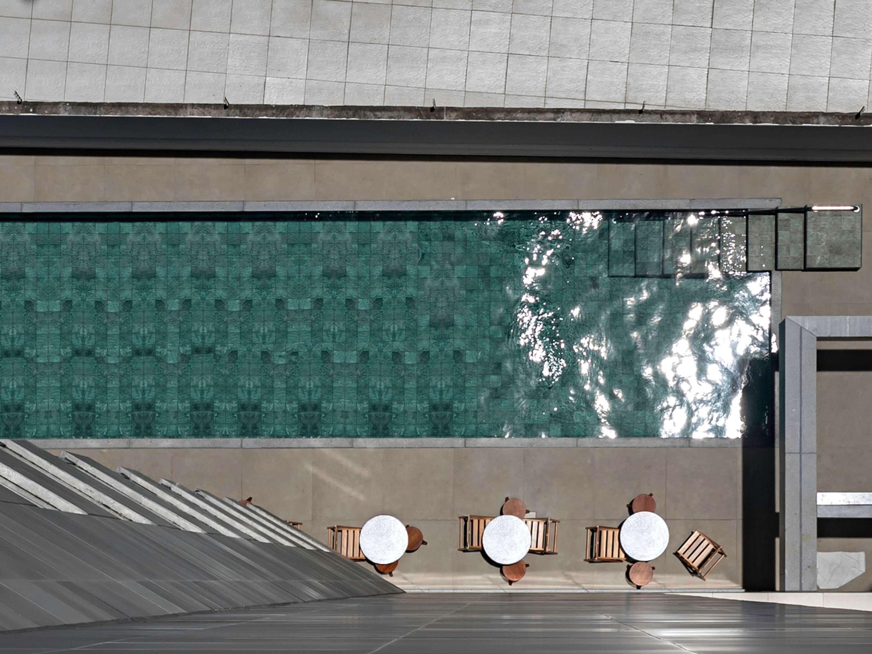 Vista Piscina Ibis Styles Maceió Pajuçara