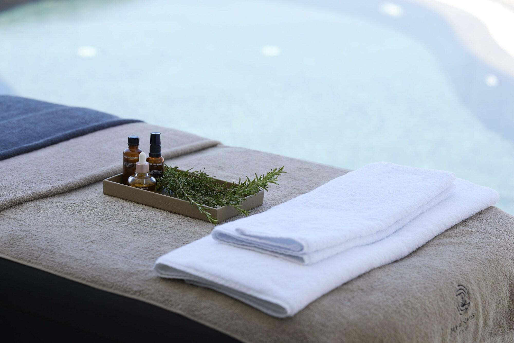 Spa Danae Suites Santorini