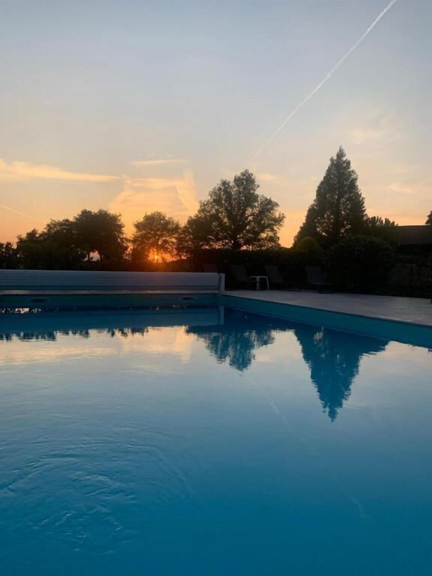 Vista Piscina Hôtel Le Domaine de l'Orangerie