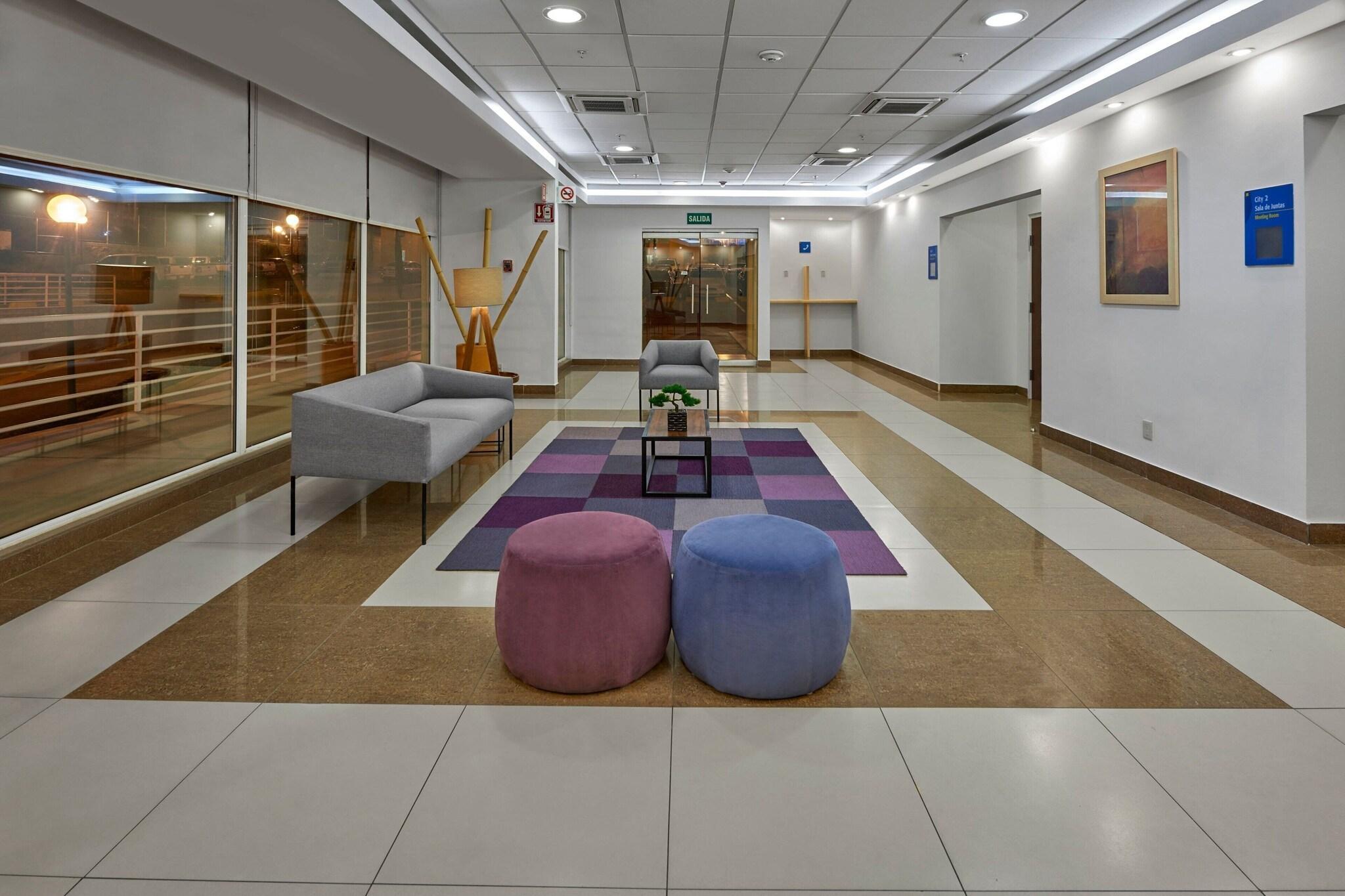 Vista Lobby City Express by Marriott Nogales