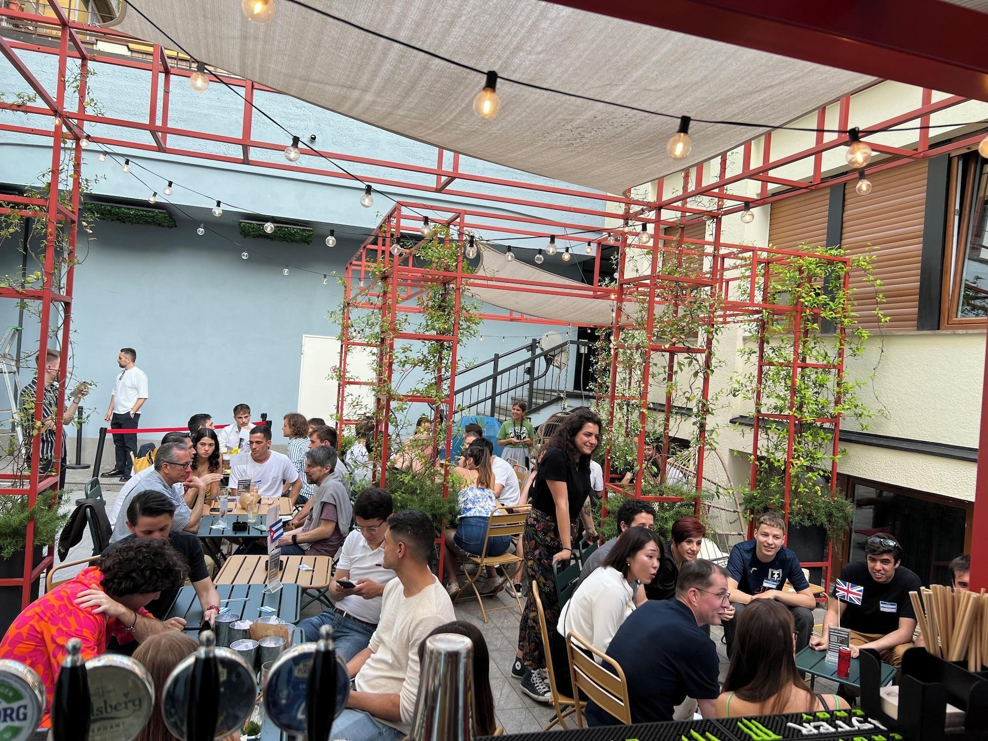 Restaurant Yellowsquare Milan Hostel