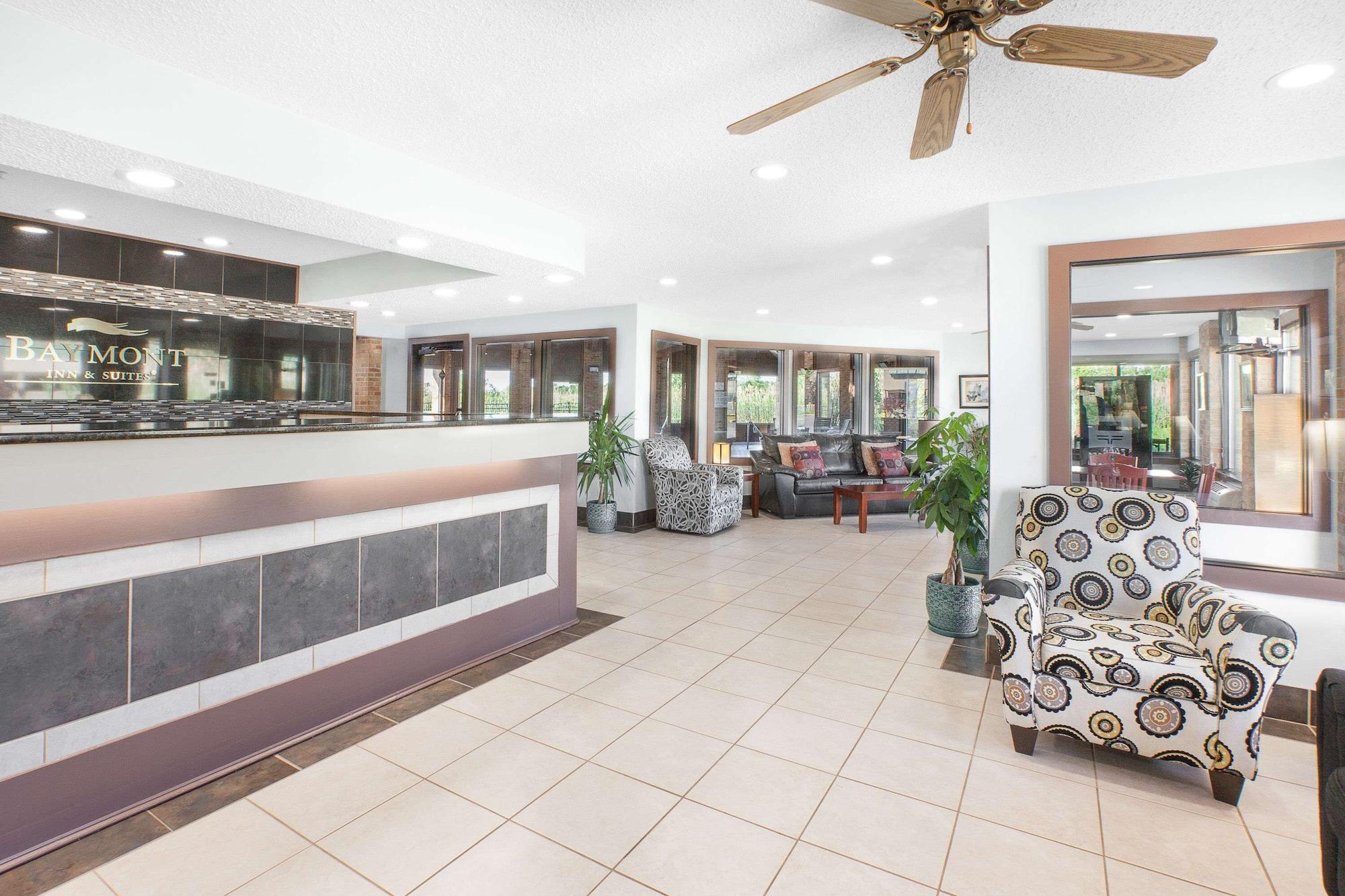 Vista Lobby Baymont by Wyndham Port Huron