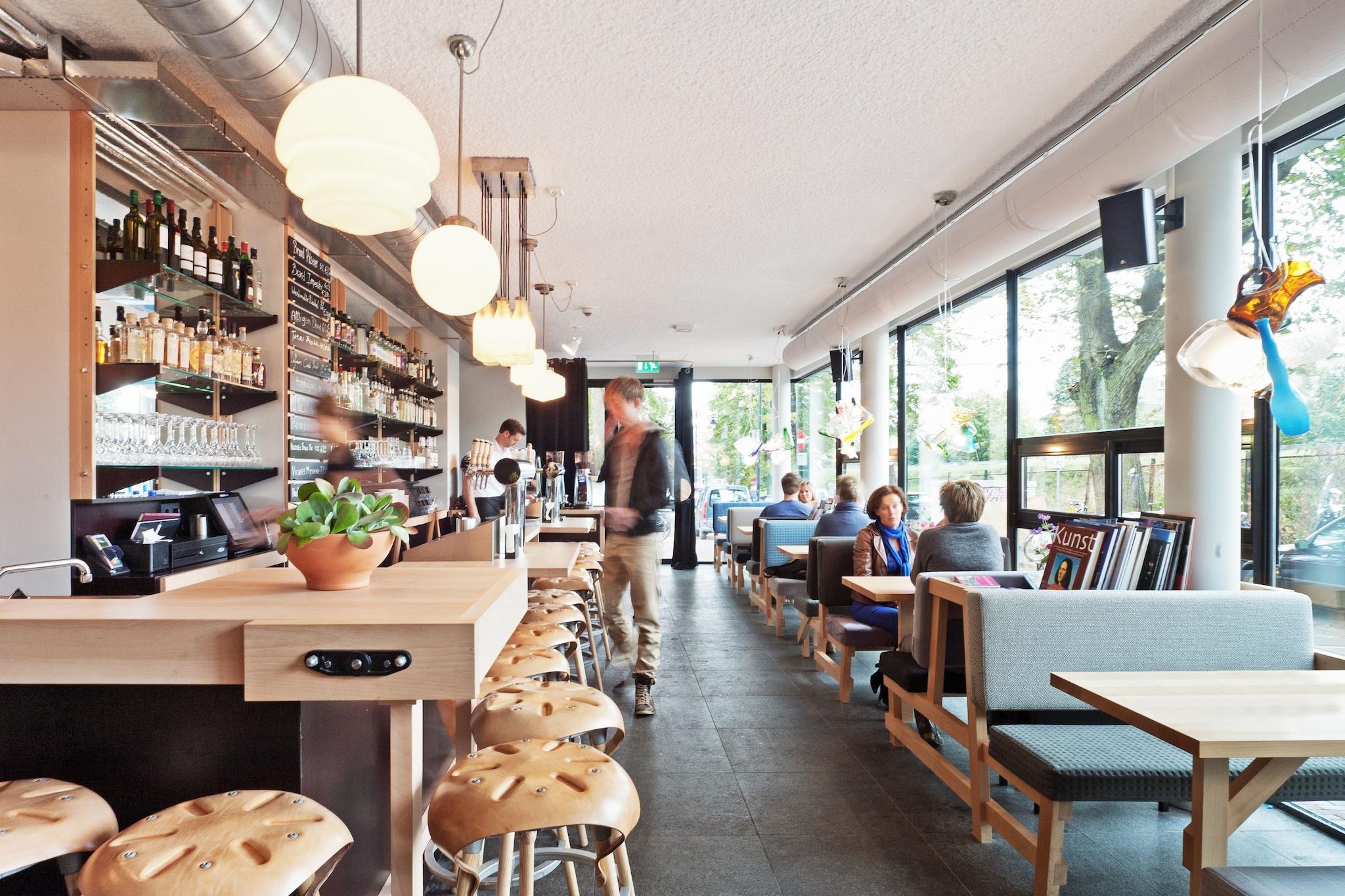 Bar/Salón Design Hotel Modez