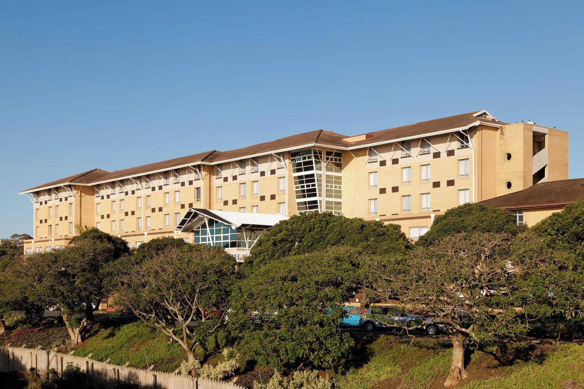 Vista Exterior Protea Hotel by Marriott Karridene Beach