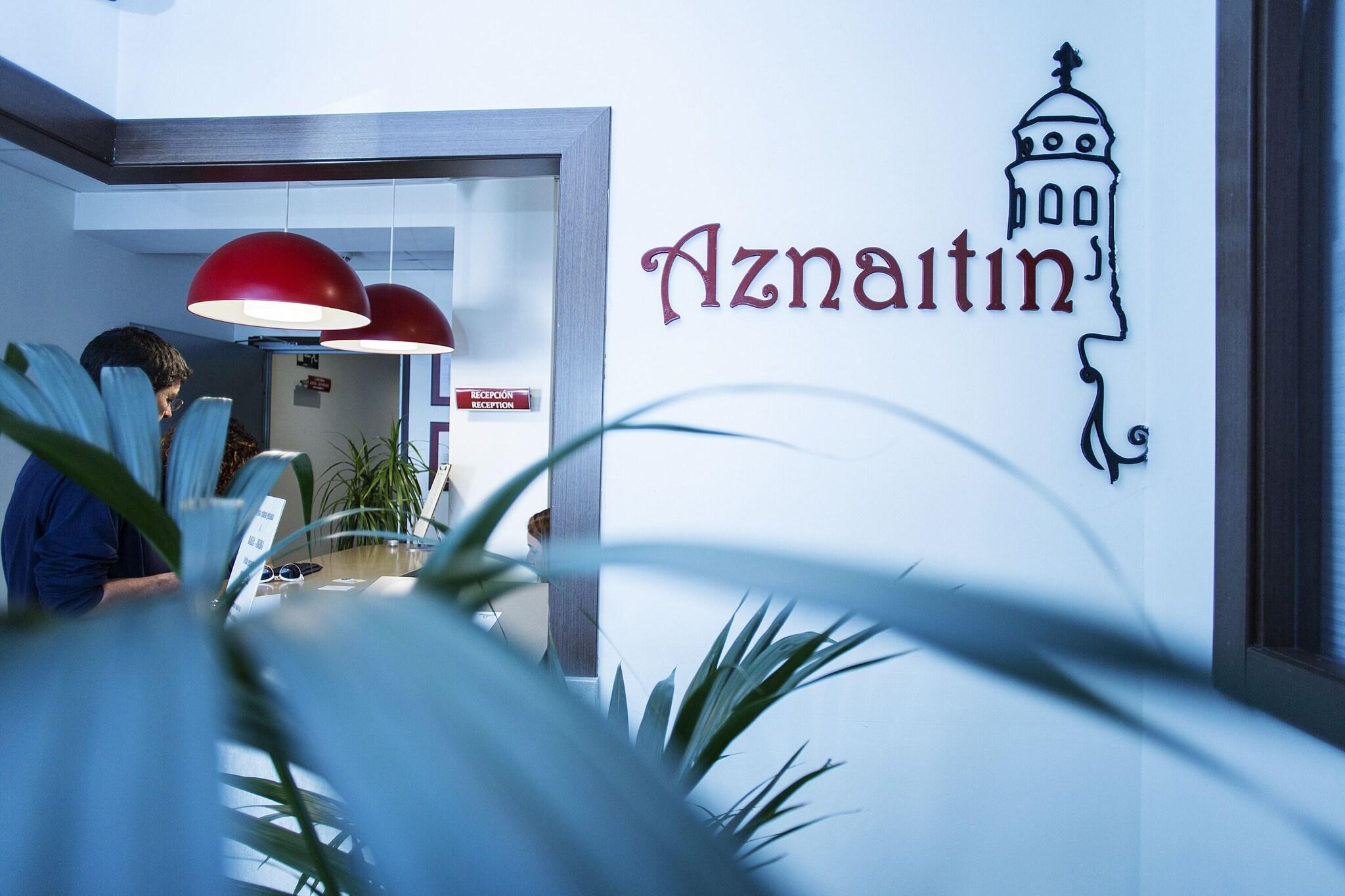Vista Lobby Hostal Aznaitin