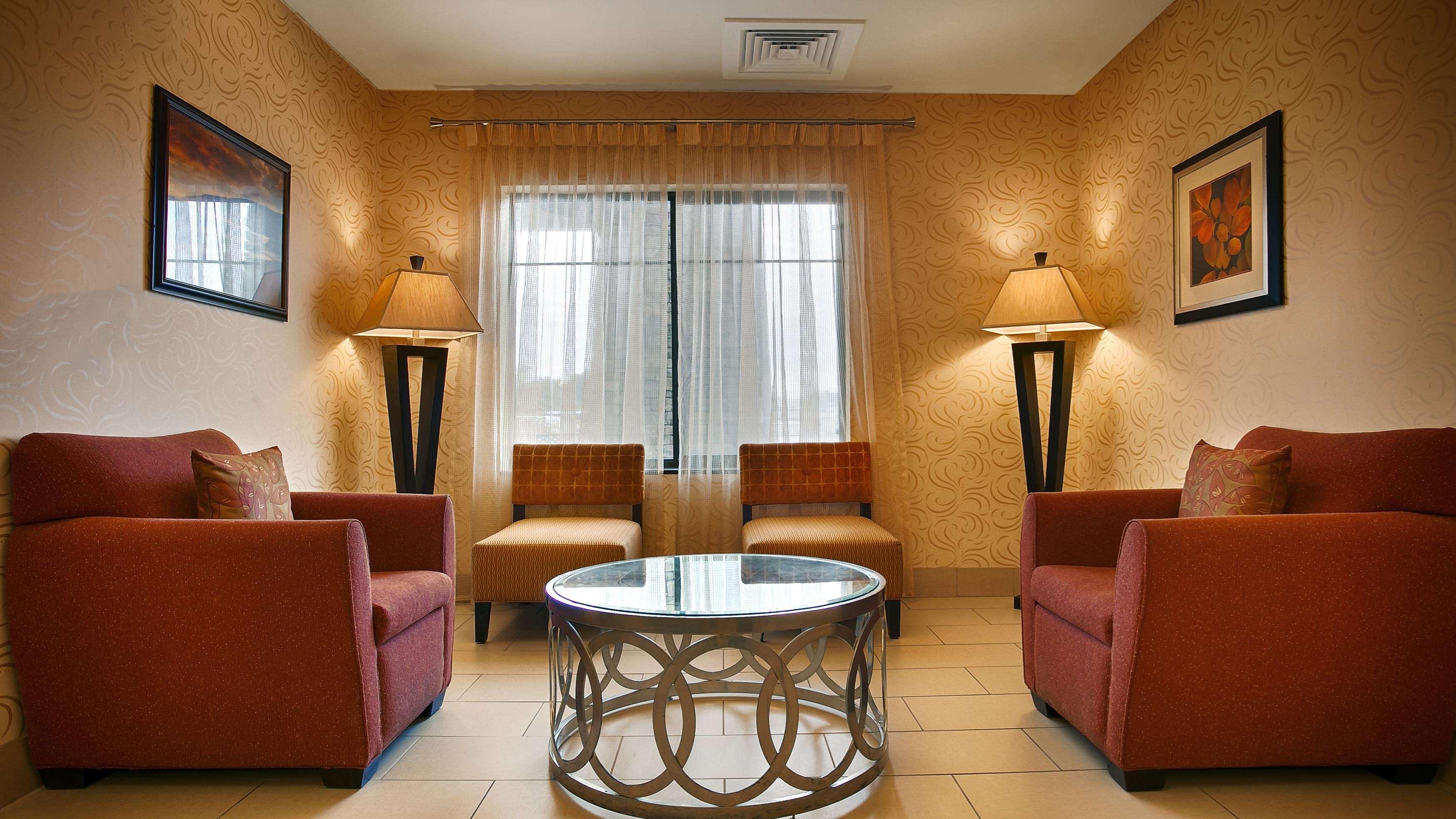 Vista Lobby Best Western Plus Desoto Inn & Suites