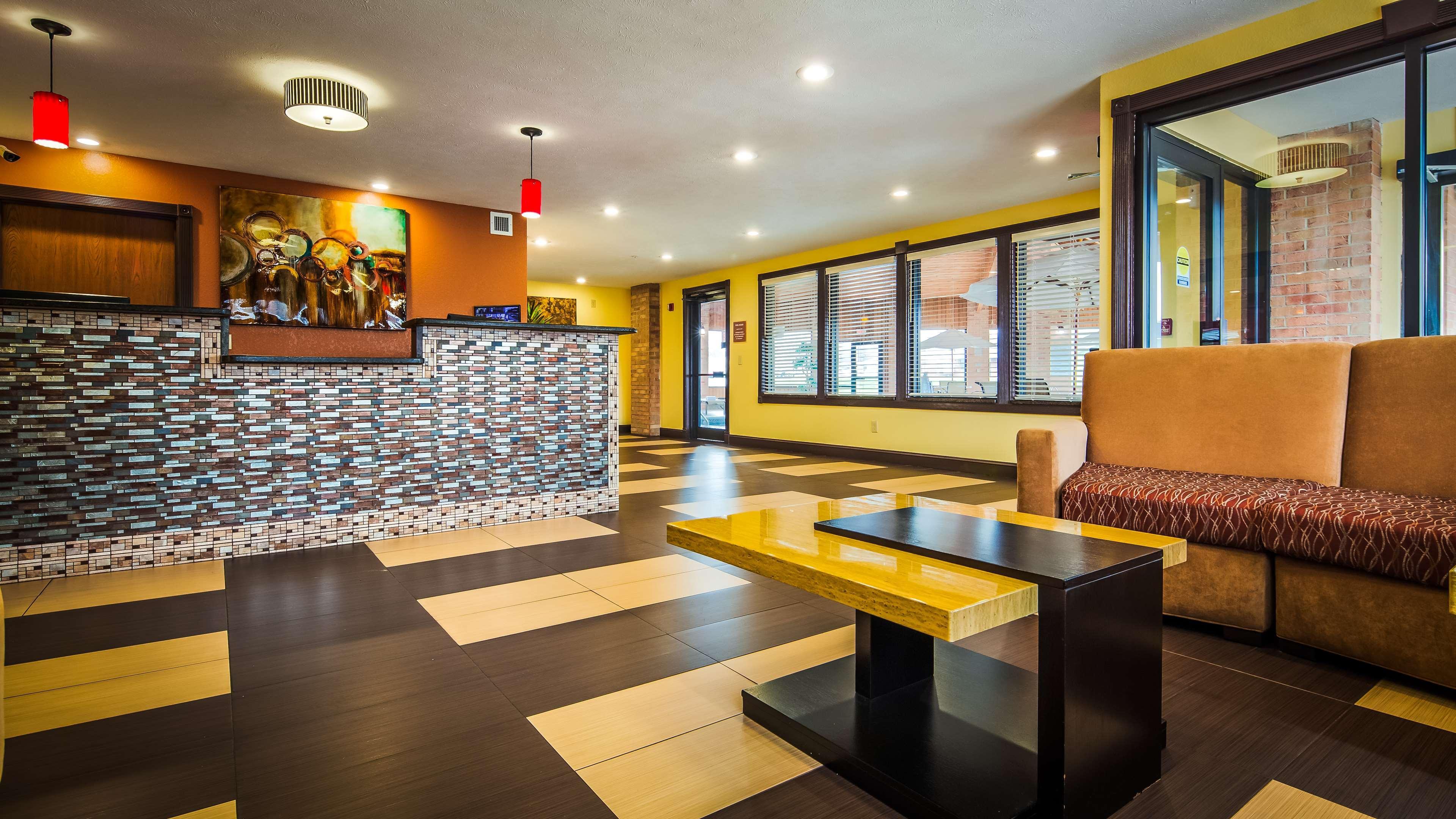 Vista Lobby Best Western Jacksonville Inn