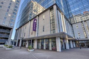 Alojamiento - Premier Inn Cardiff Cc Queen Street