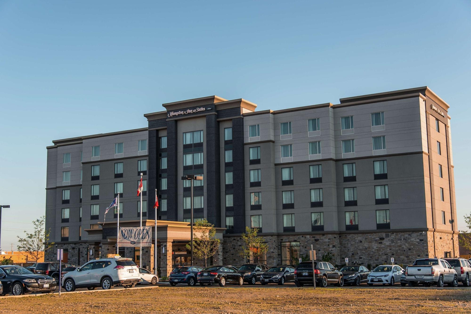 Vista Exterior Hampton Inn & Suites by Hilton Bolton