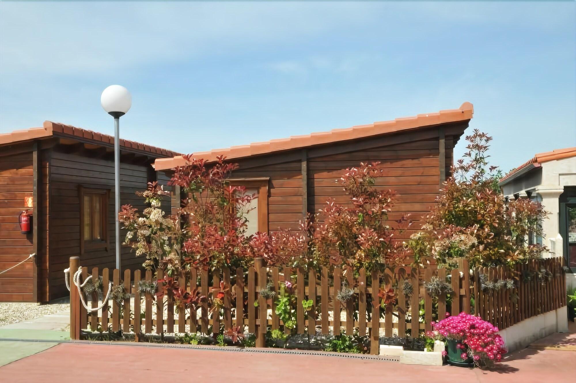 Vista Exterior Bungalows Sol e Mar